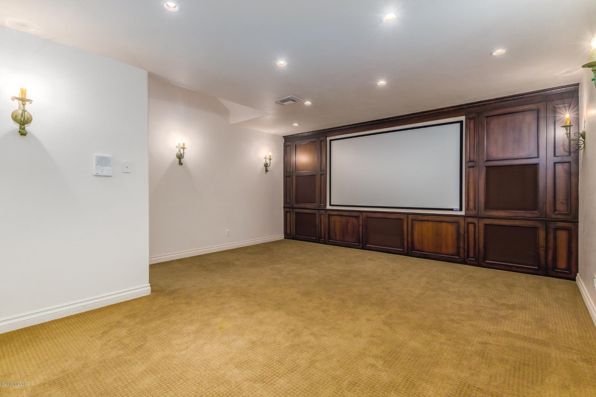 Finisterra (1-210) - Residential