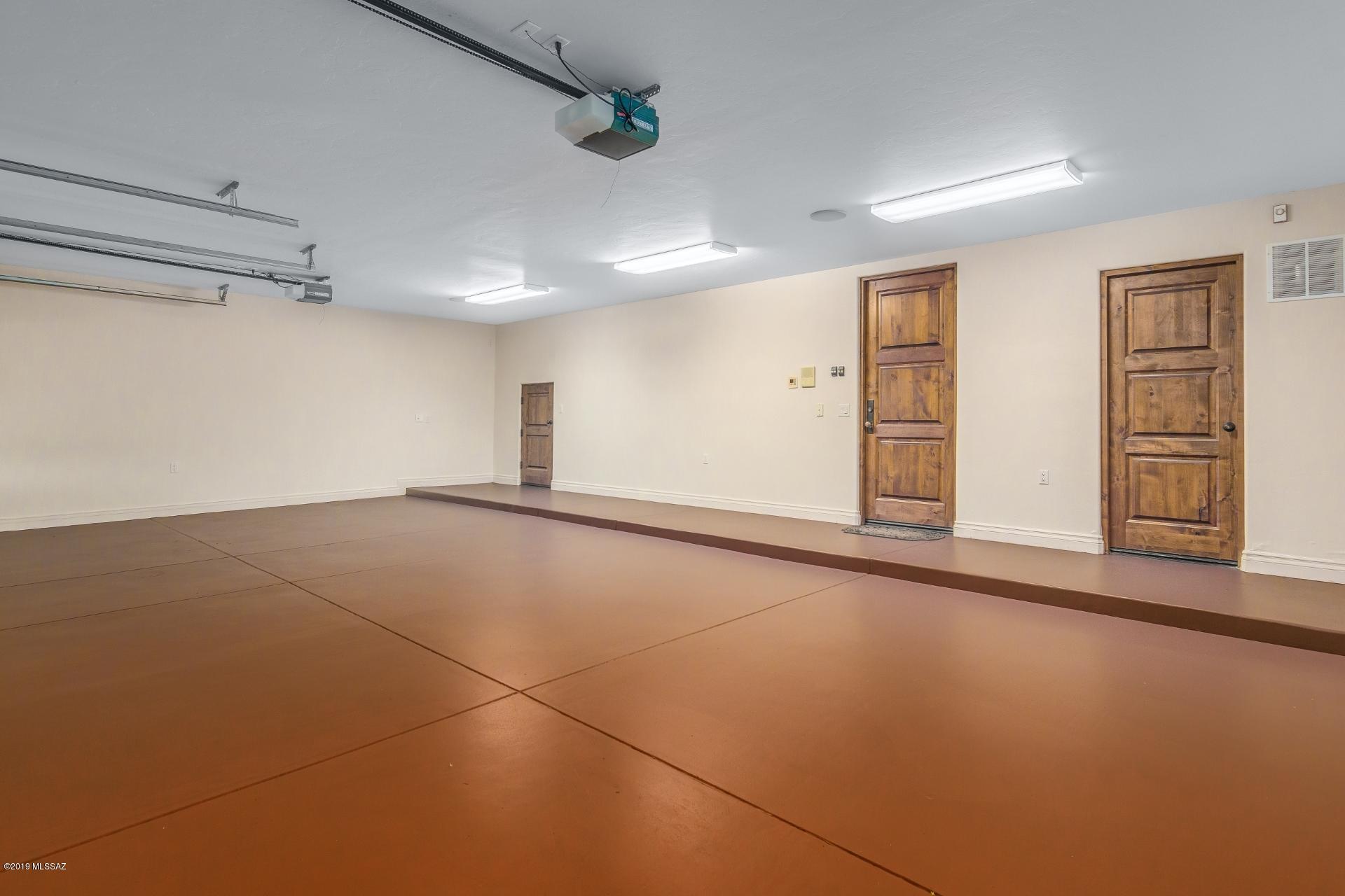 Finisterra (1-210) - Residential