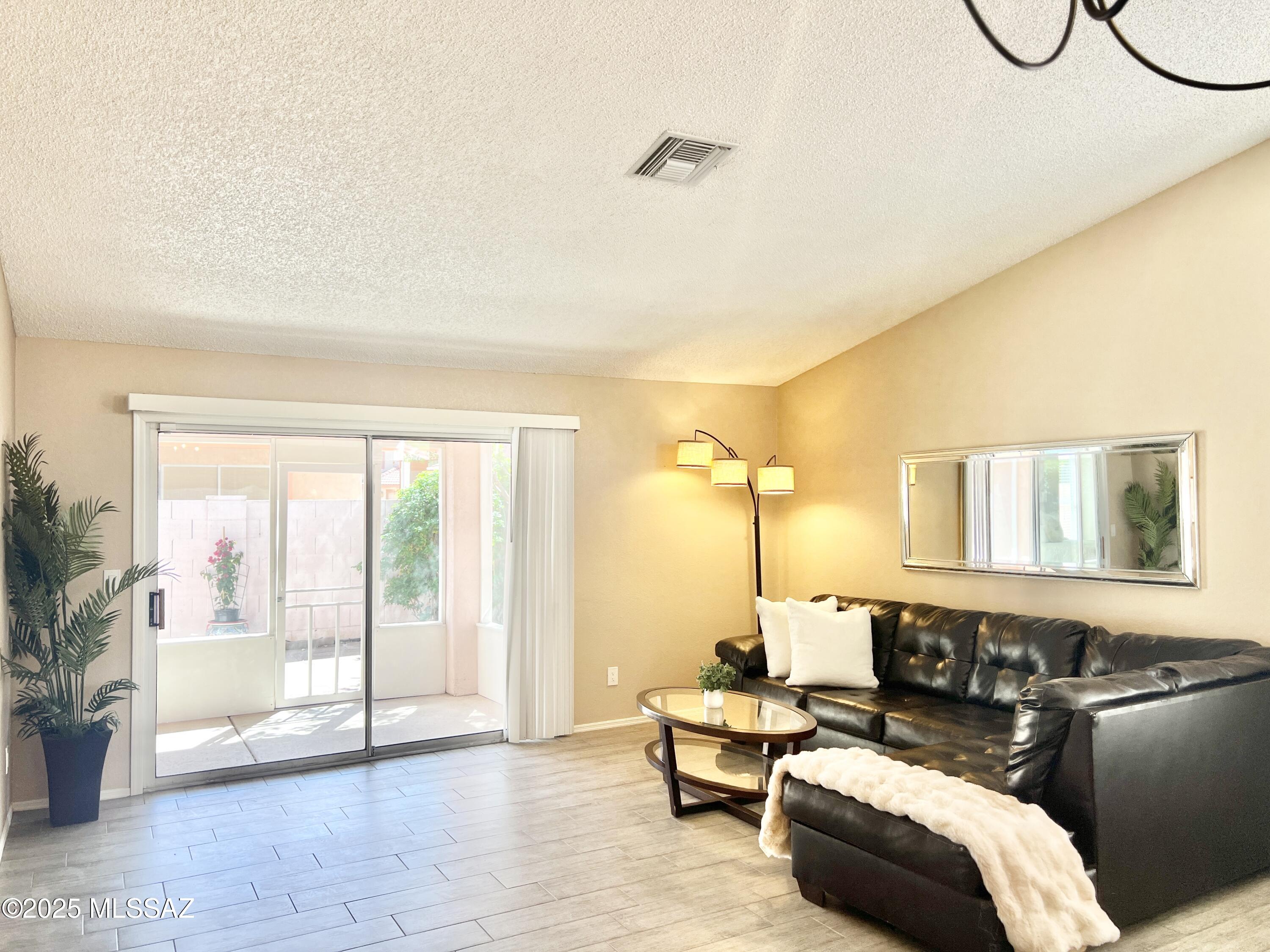 3601 W Sky Ridge Loop