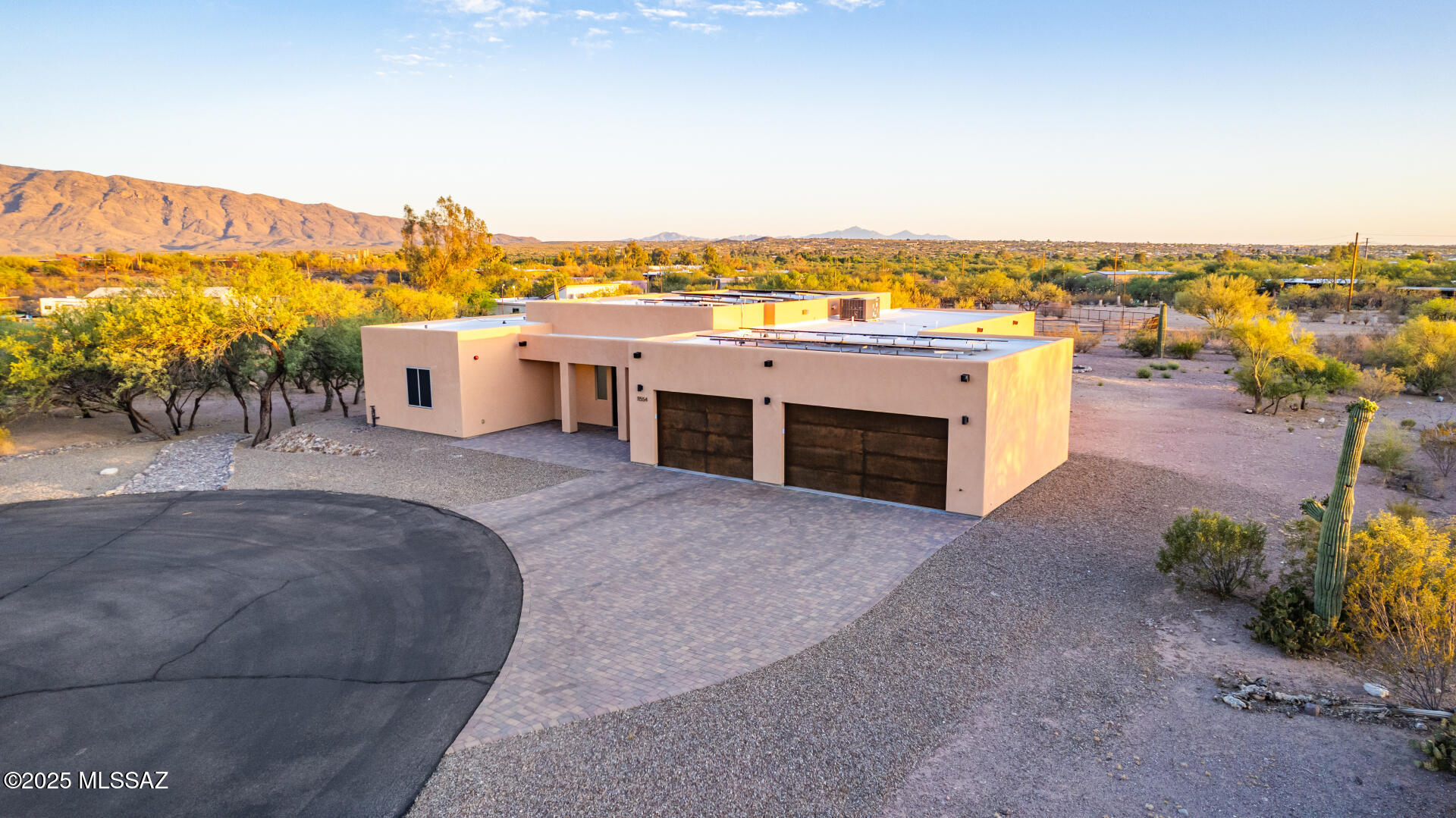 Hacienda De Tanque Verde (1-12) - Residential