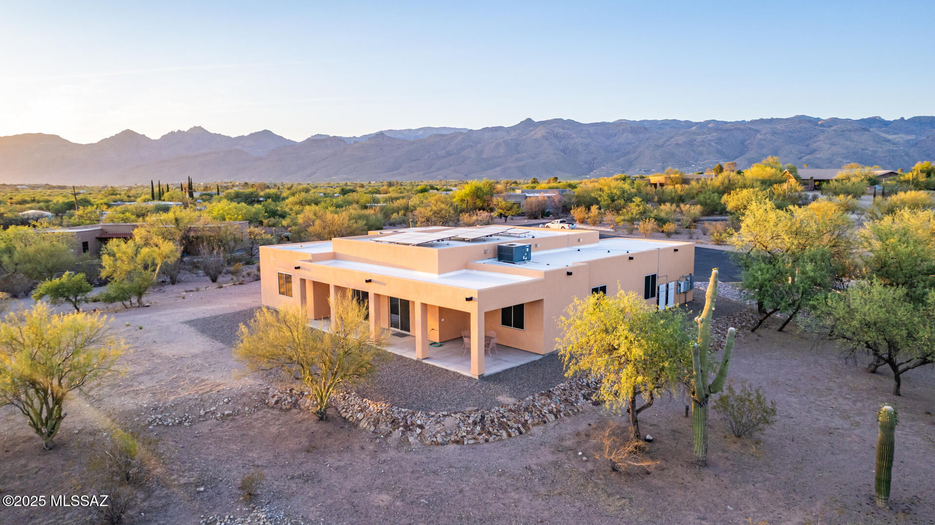 Hacienda De Tanque Verde (1-12) - Residential