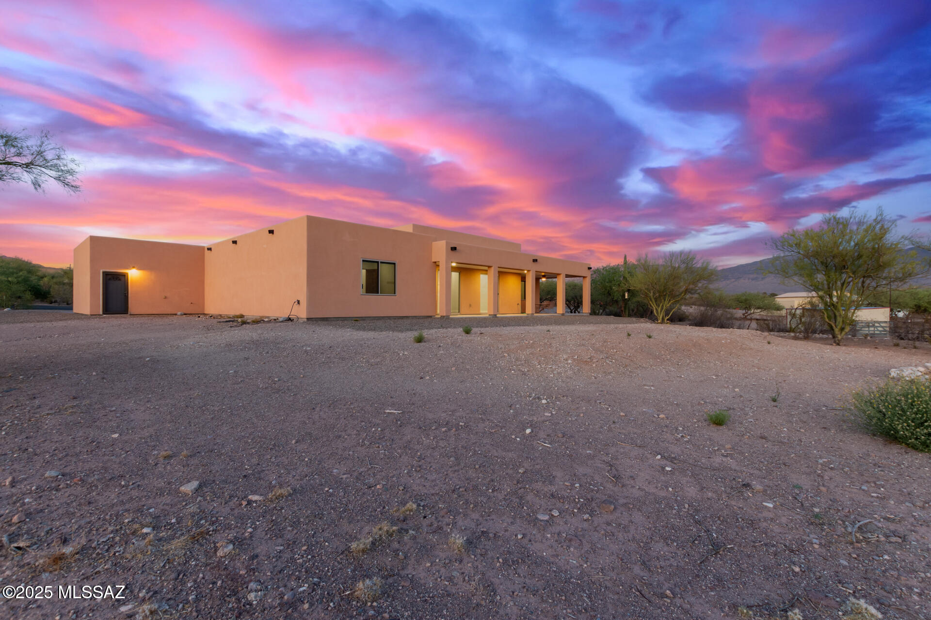 Hacienda De Tanque Verde (1-12) - Residential
