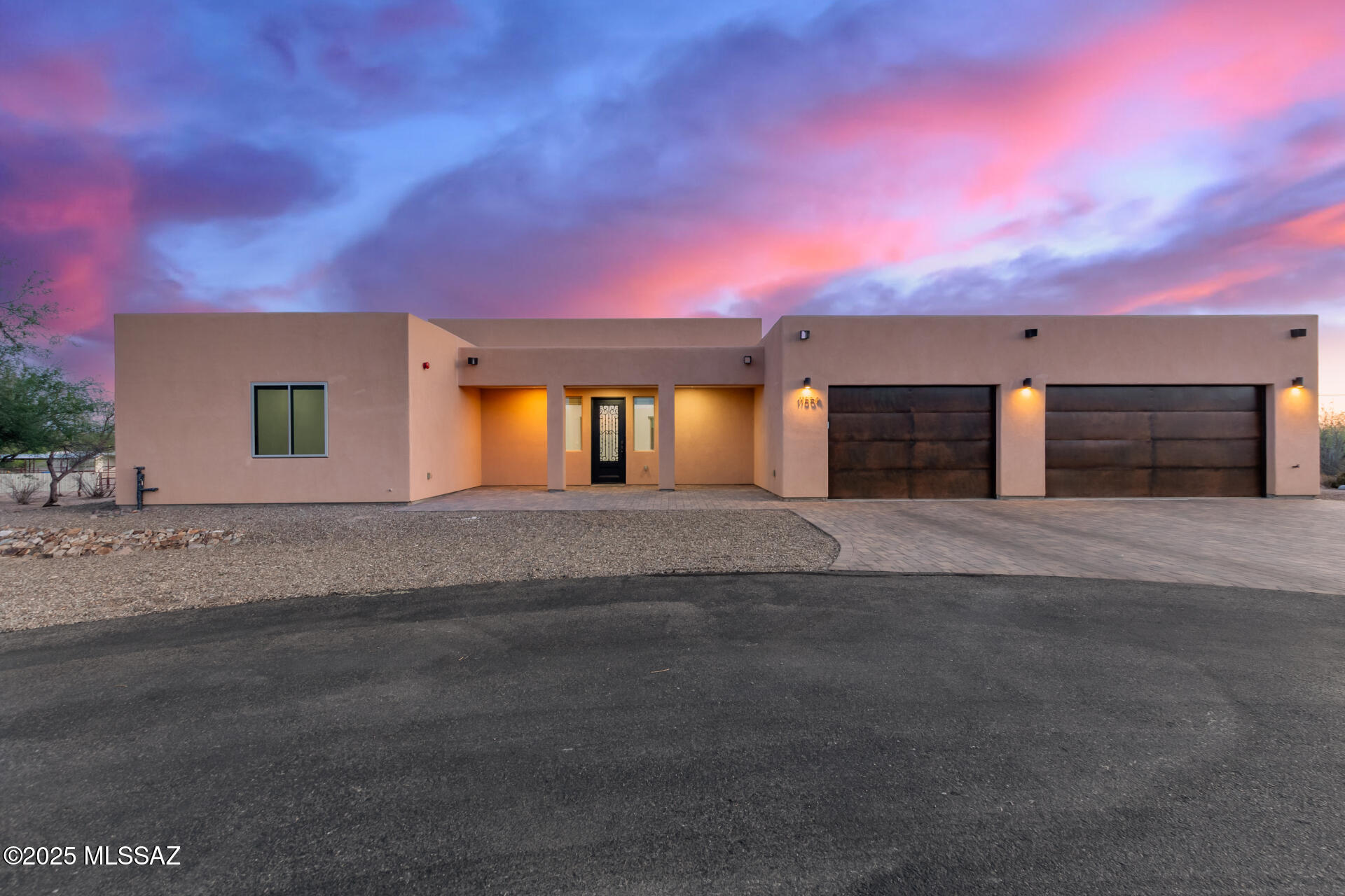 Hacienda De Tanque Verde (1-12) - Residential