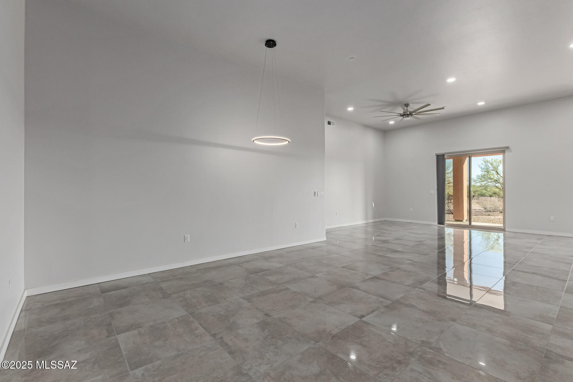 Hacienda De Tanque Verde (1-12) - Residential