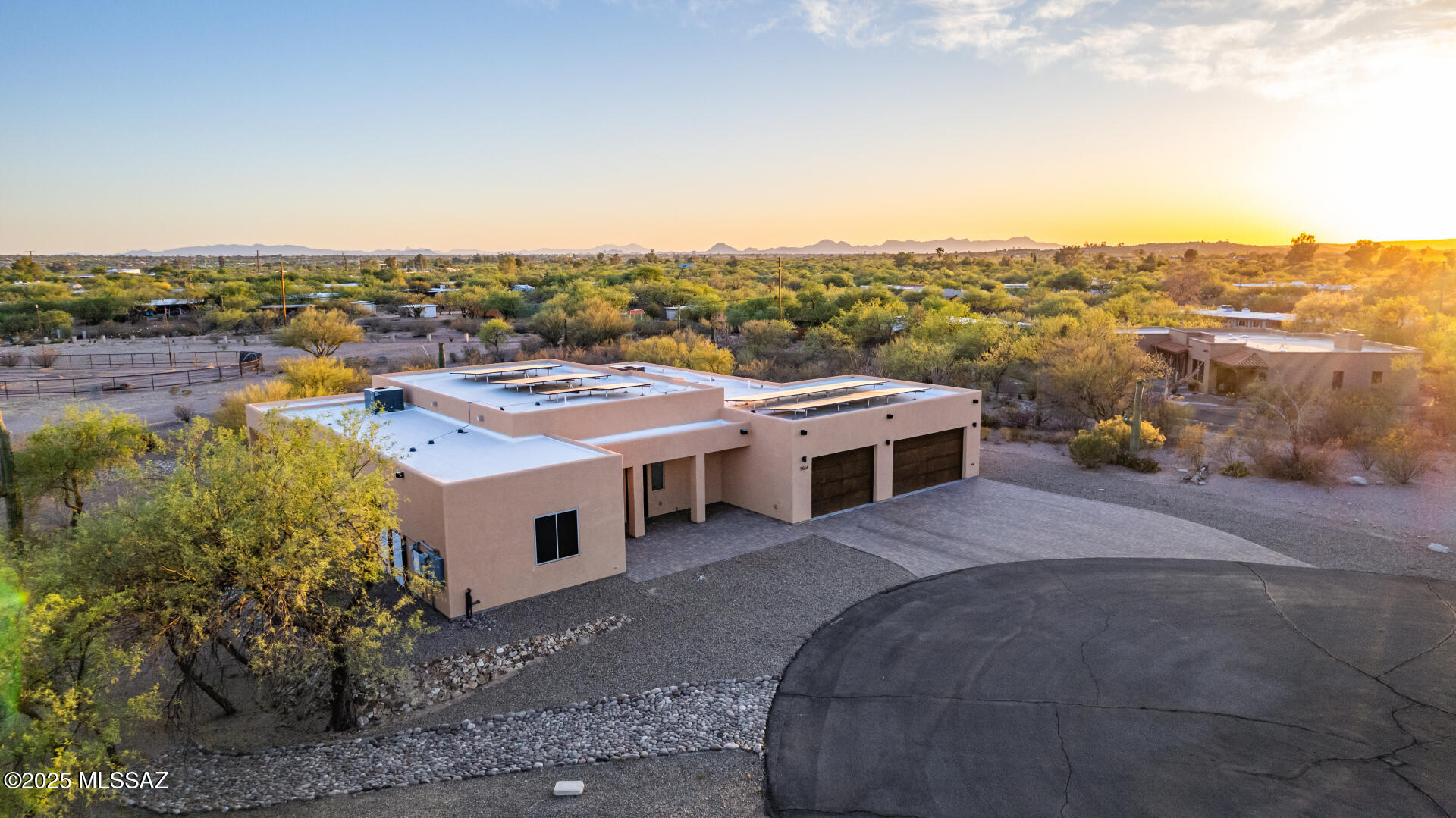 Hacienda De Tanque Verde (1-12) - Residential