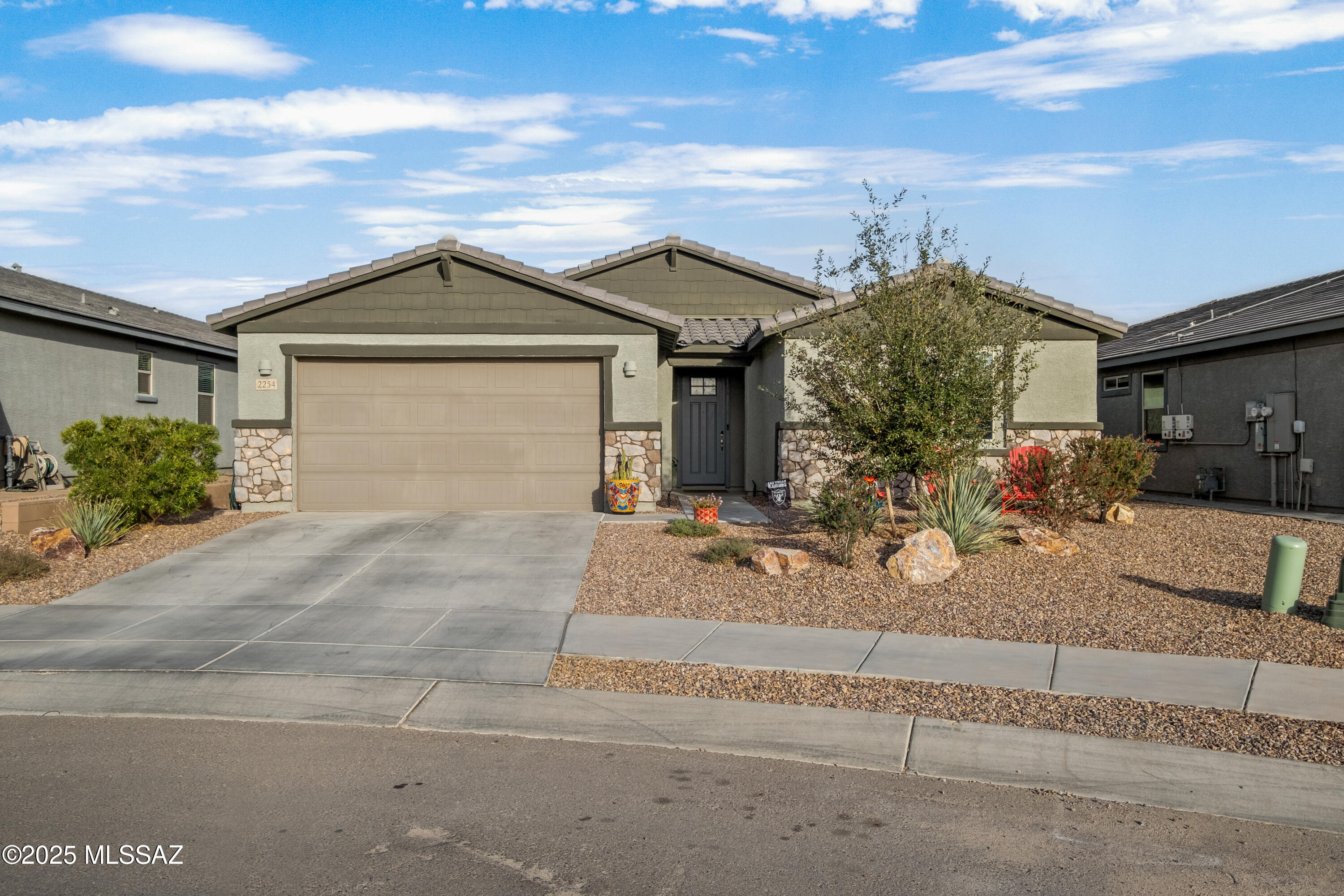 2254 W Azure Creek Loop