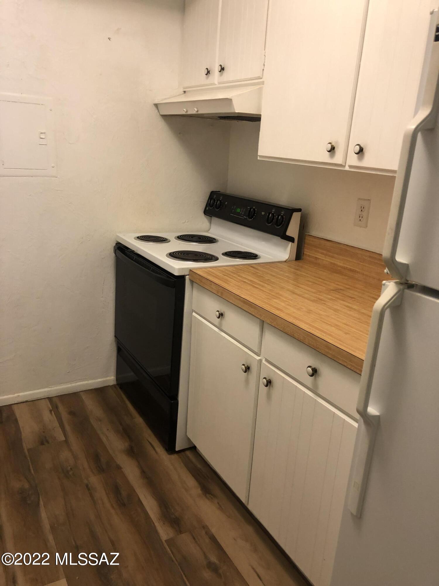 Villa Del Vista Condominium - Residential