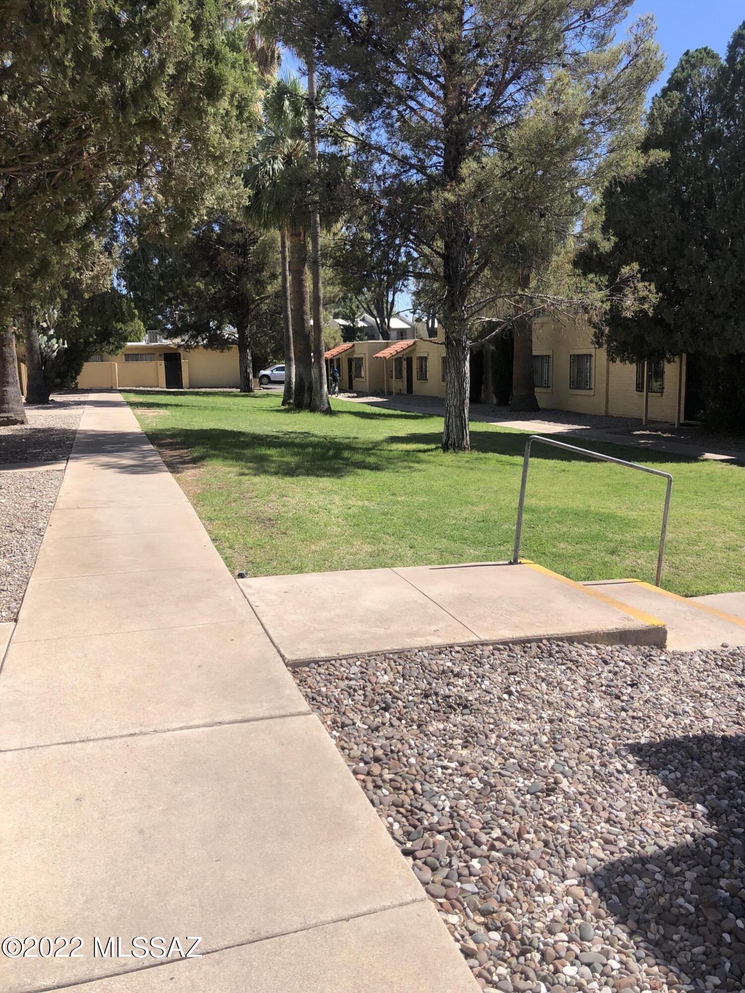 Villa Del Vista Condominium - Residential