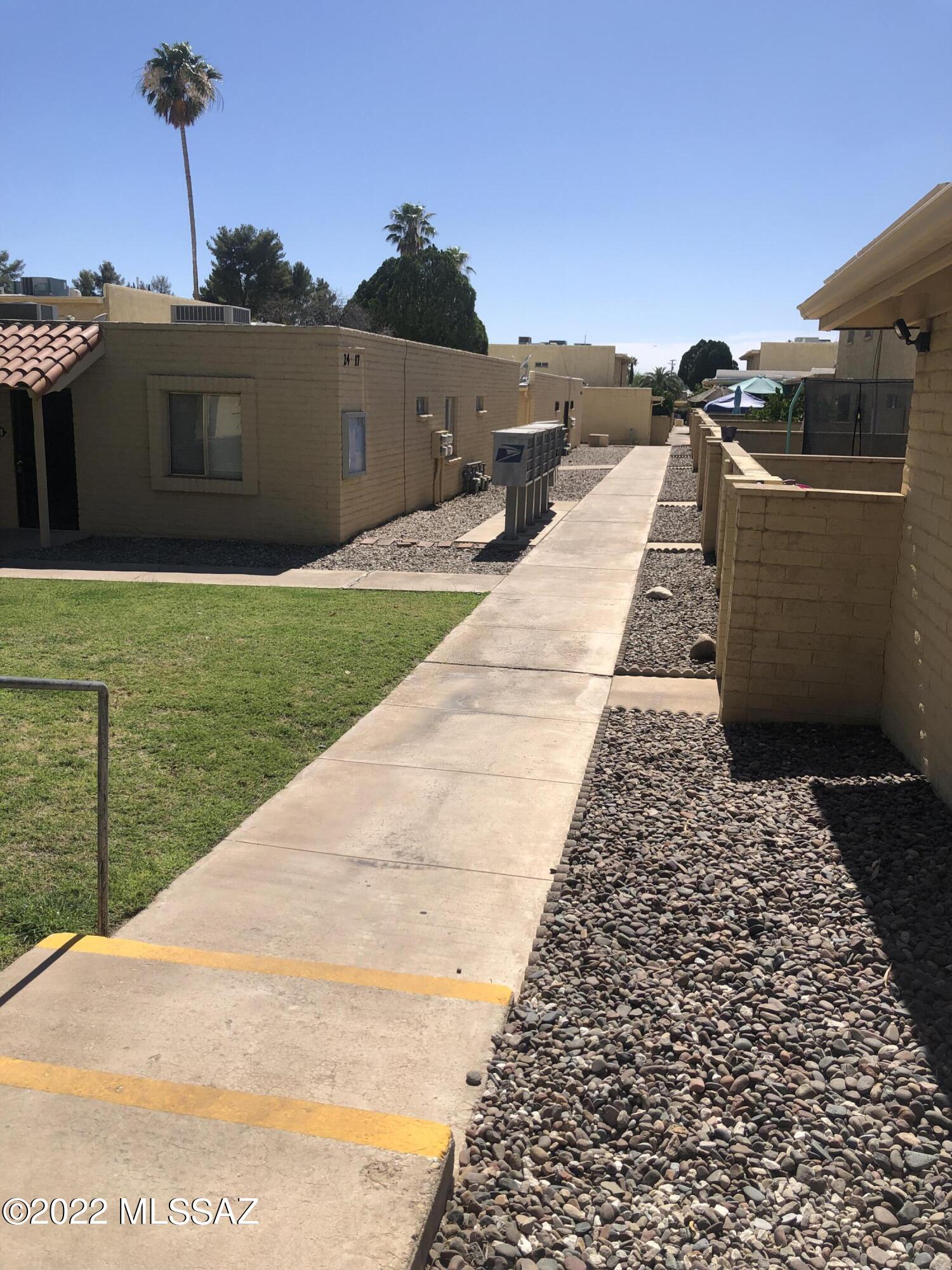Villa Del Vista Condominium - Residential