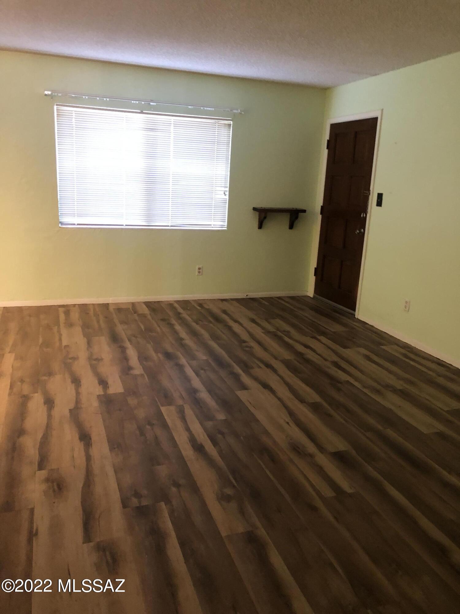 Villa Del Vista Condominium - Residential