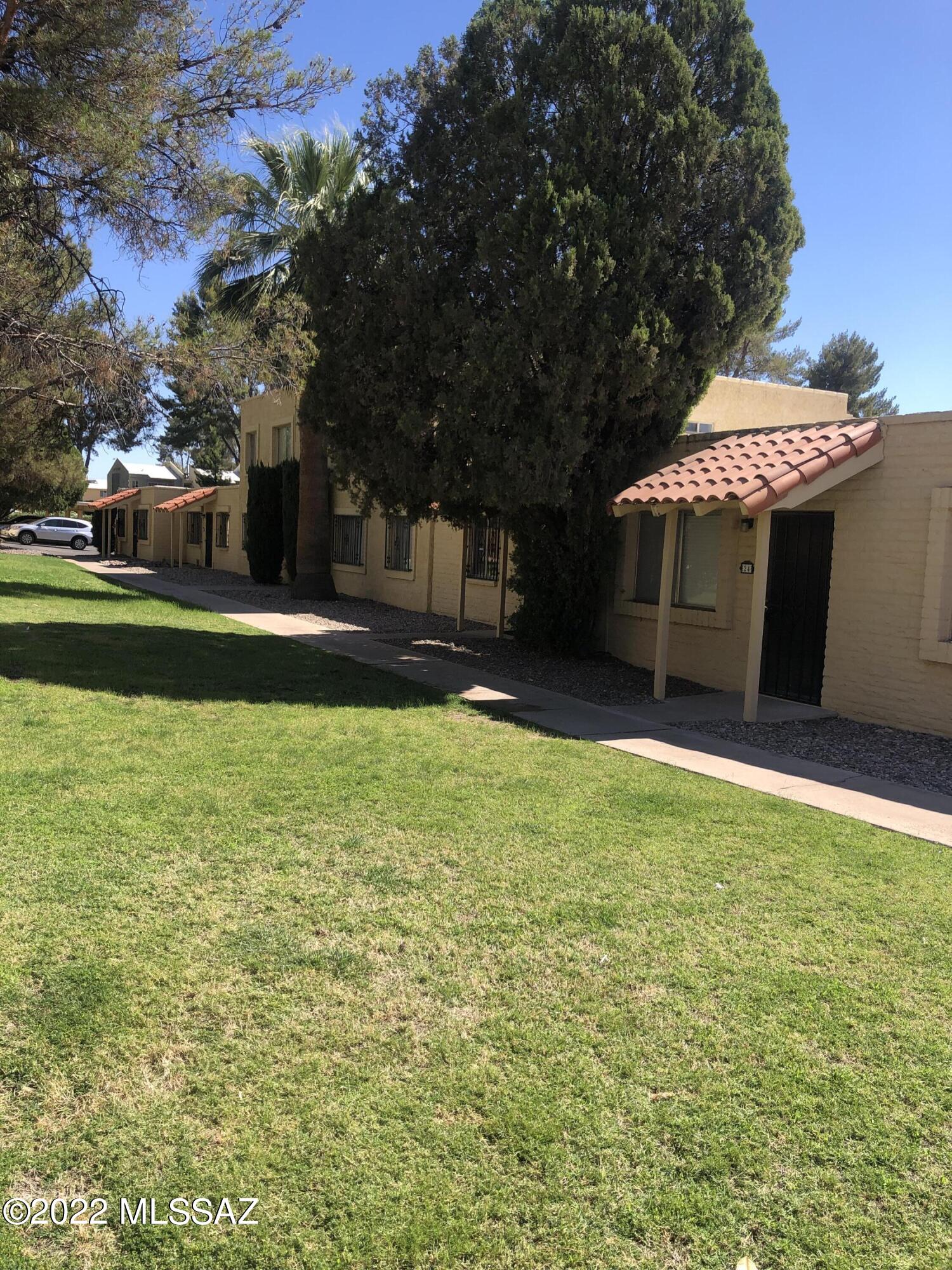 Villa Del Vista Condominium - Residential