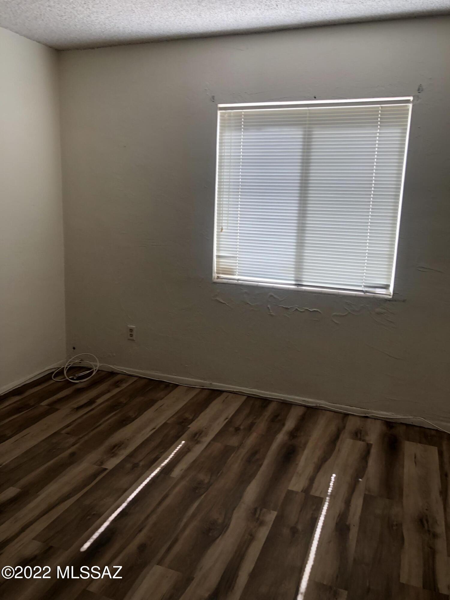 Villa Del Vista Condominium - Residential