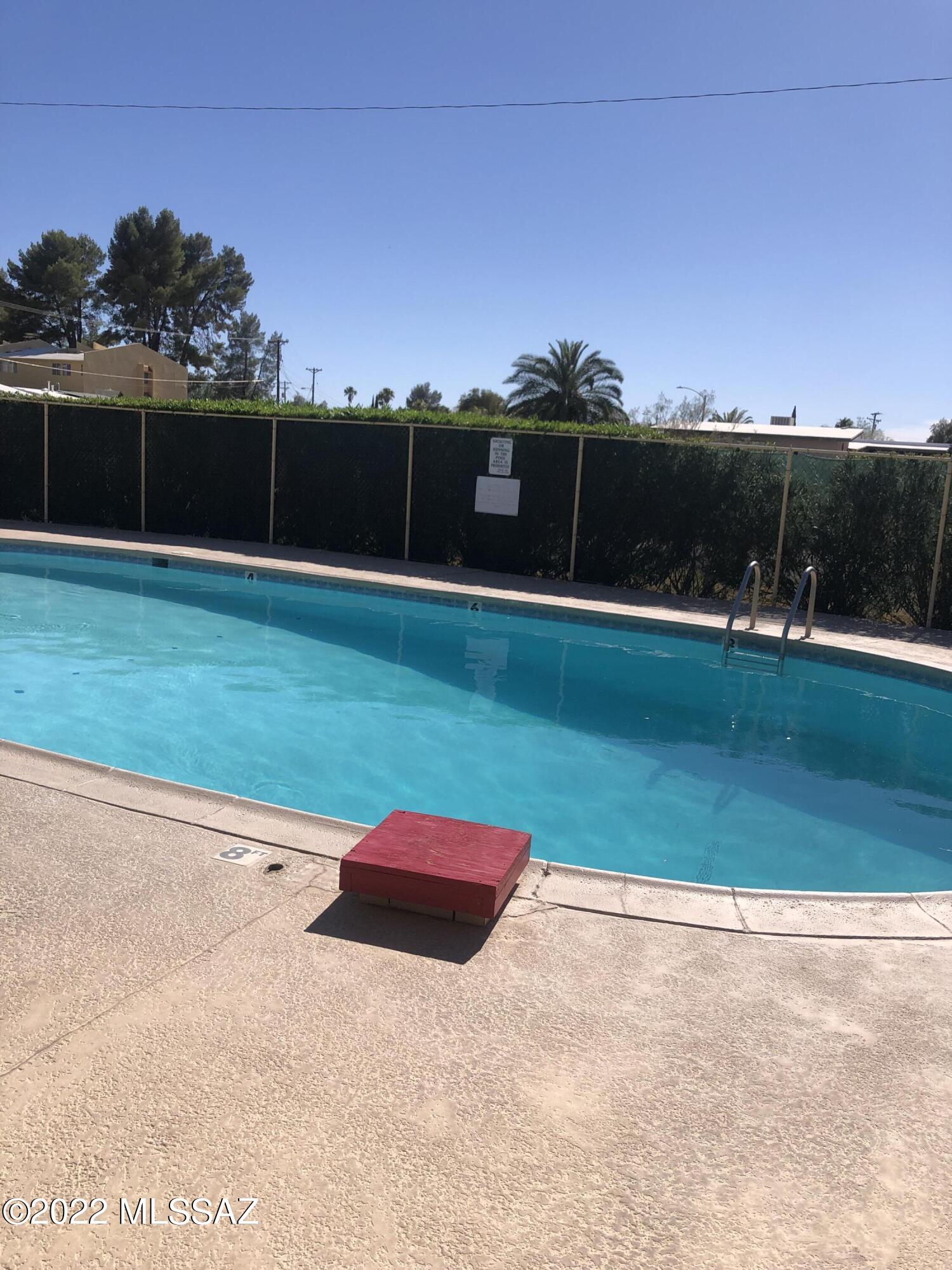 Villa Del Vista Condominium - Residential
