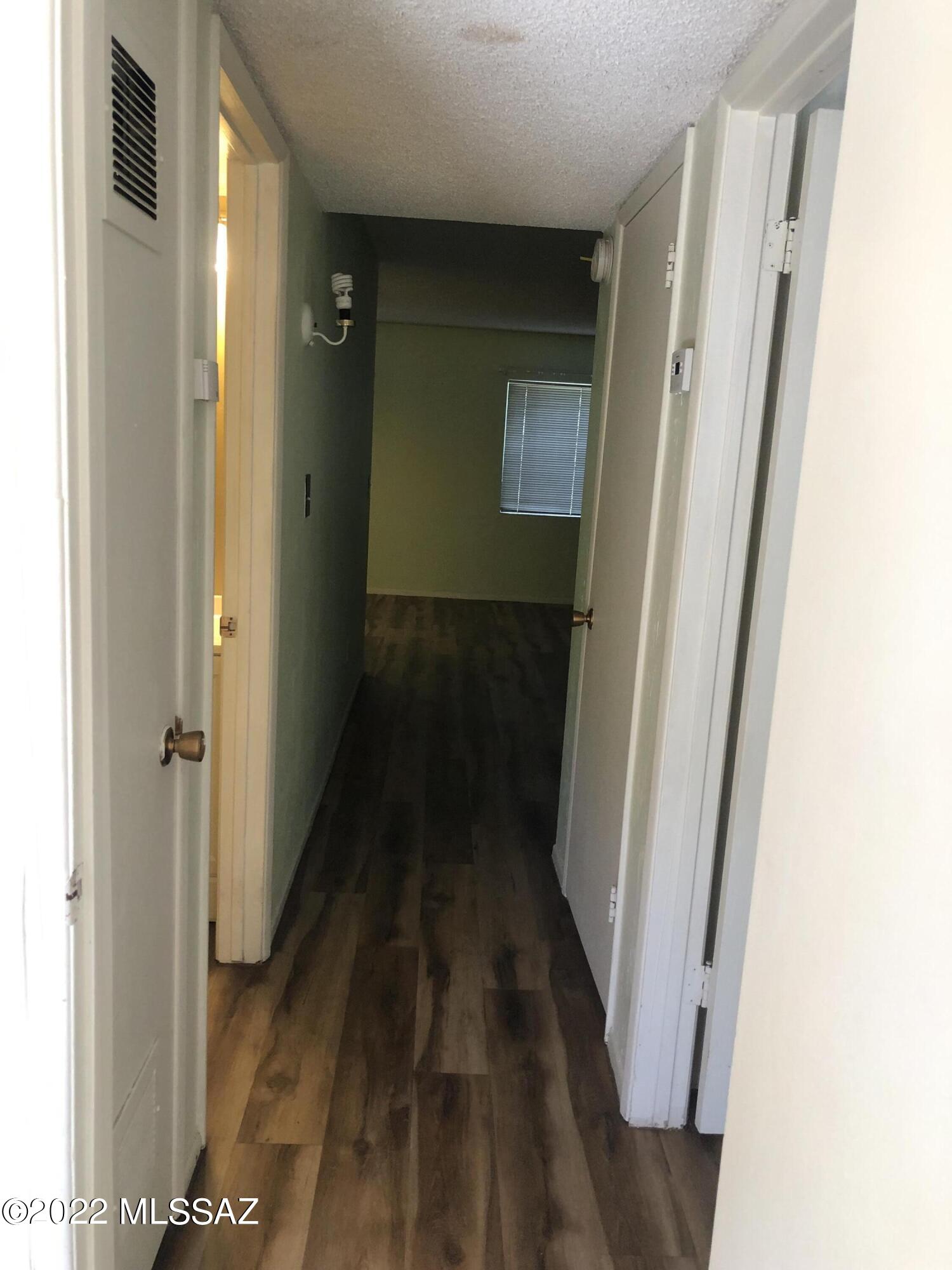 Villa Del Vista Condominium - Residential