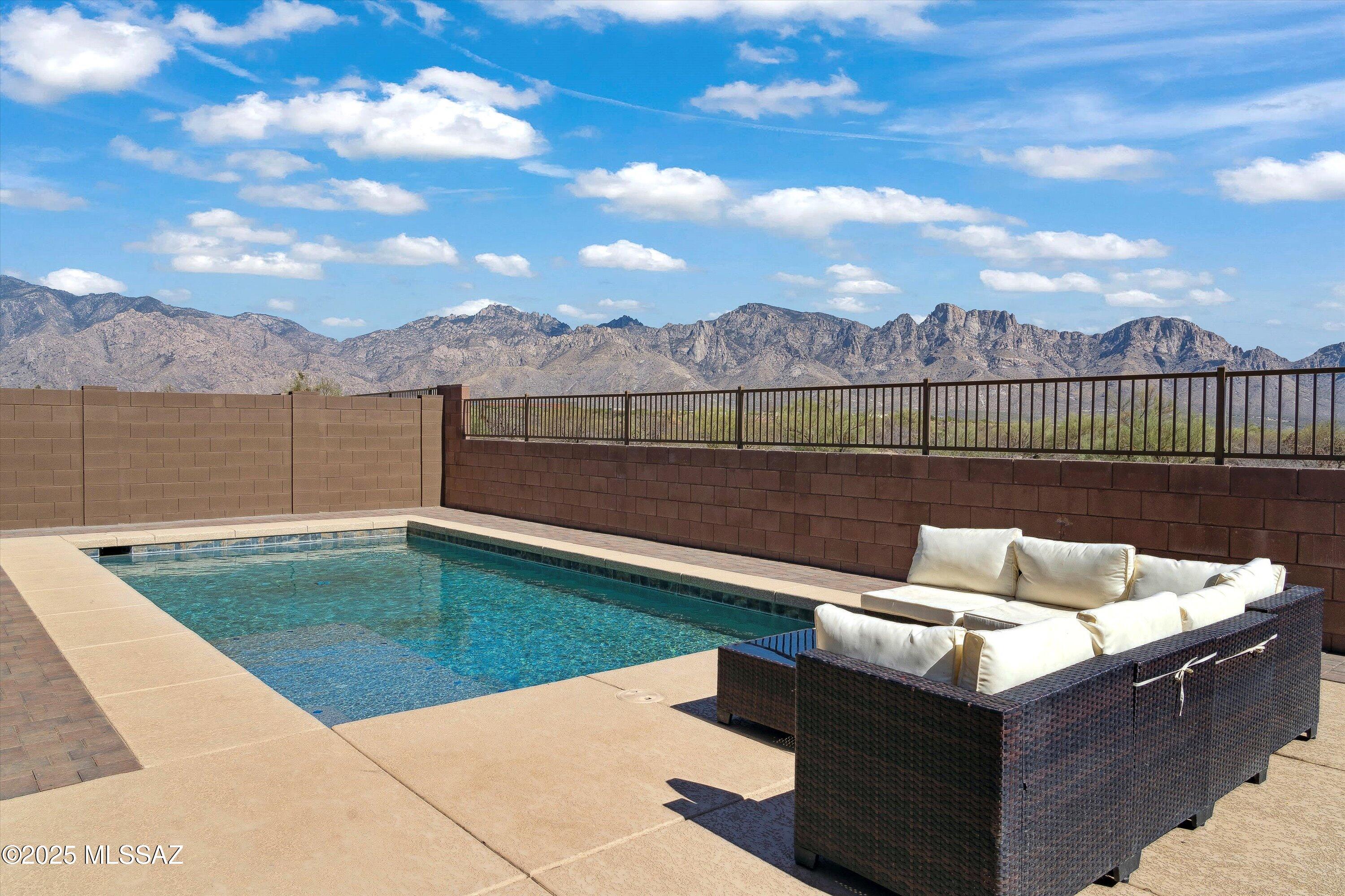 1450 E Paseo Arroyo Mayor
