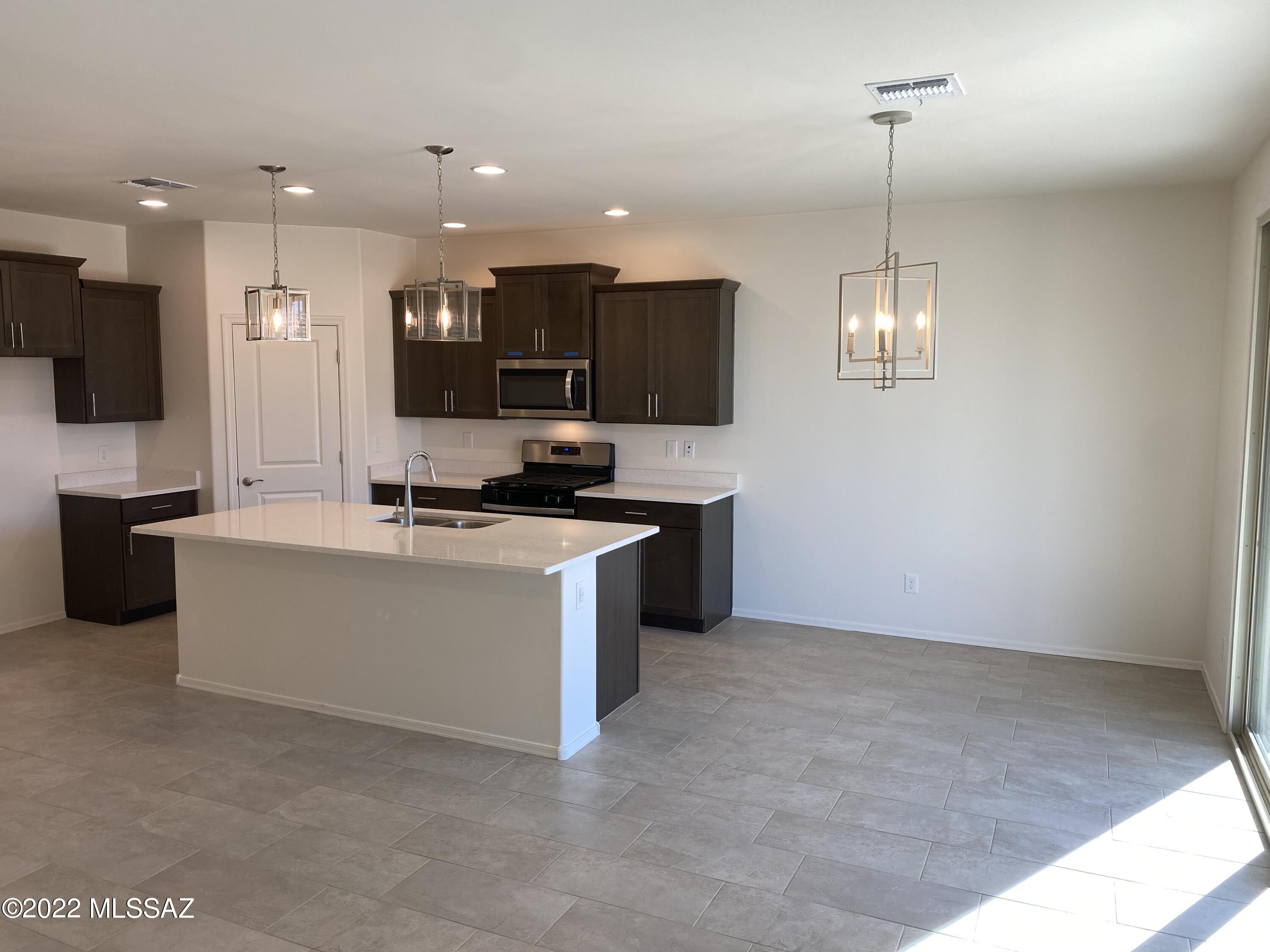 Gladden Farms BLK 10 (1-84) - Residential Lease