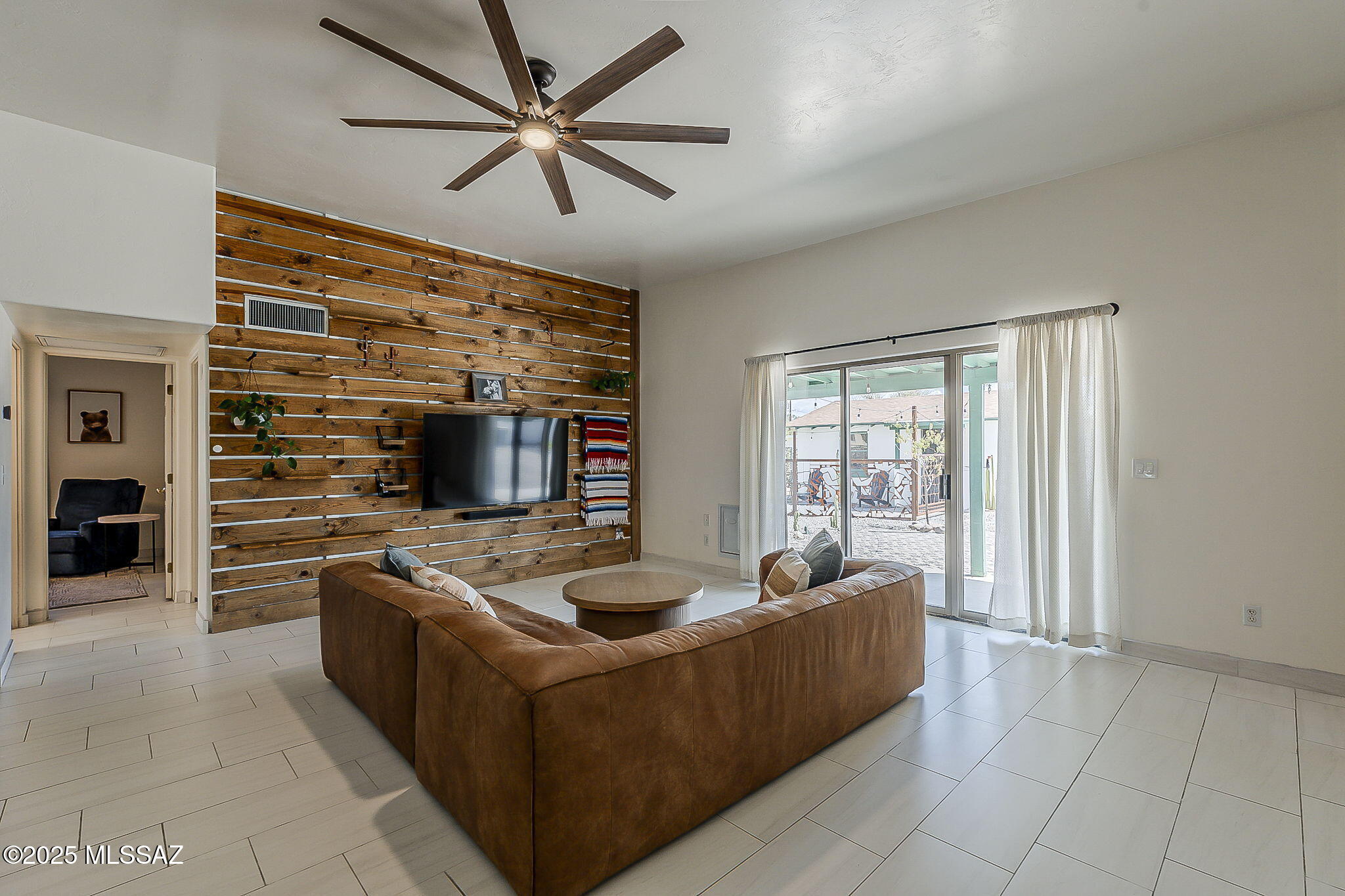 2002 N Winstel Boulevard