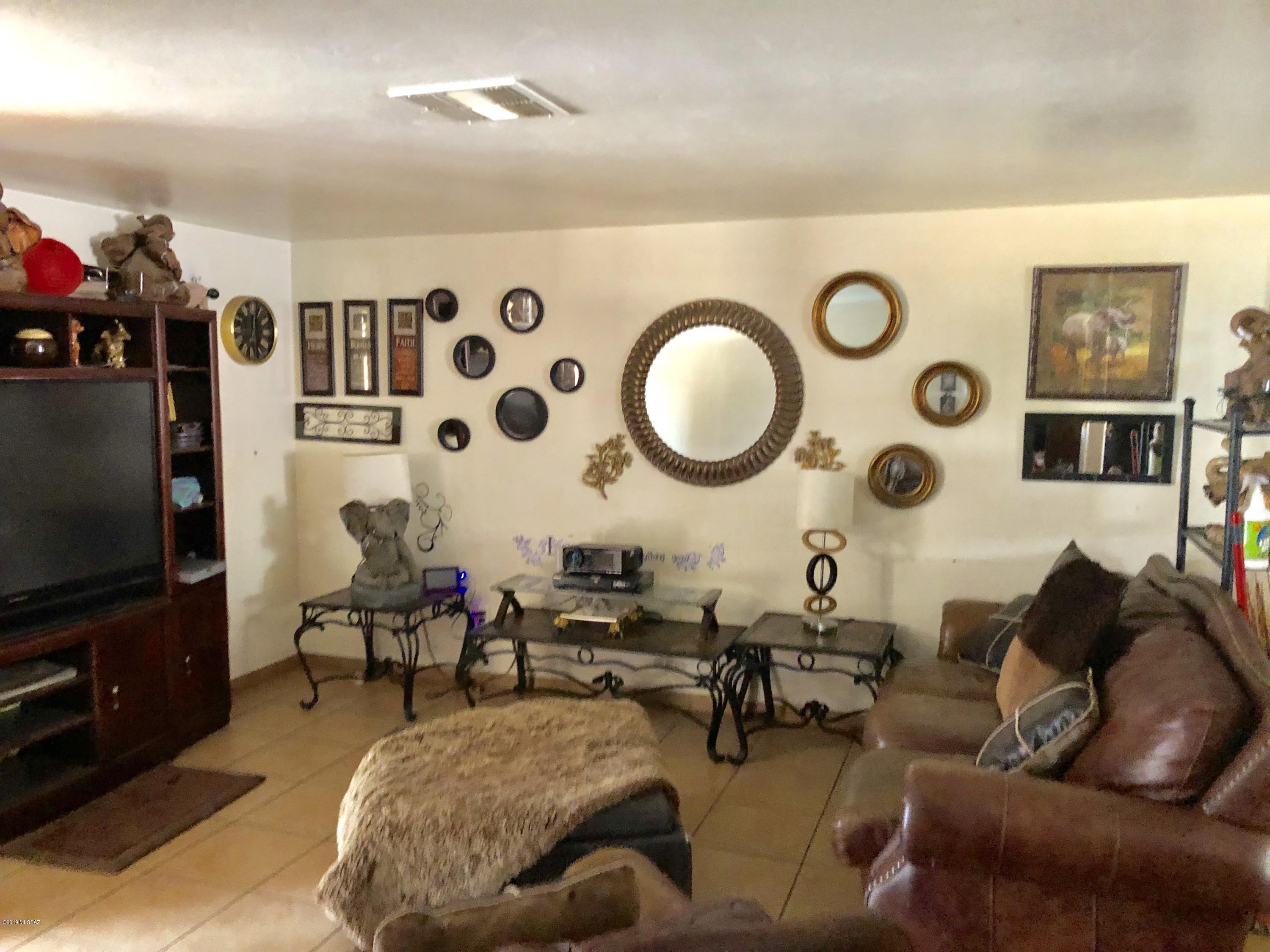Las Palomas - Residential