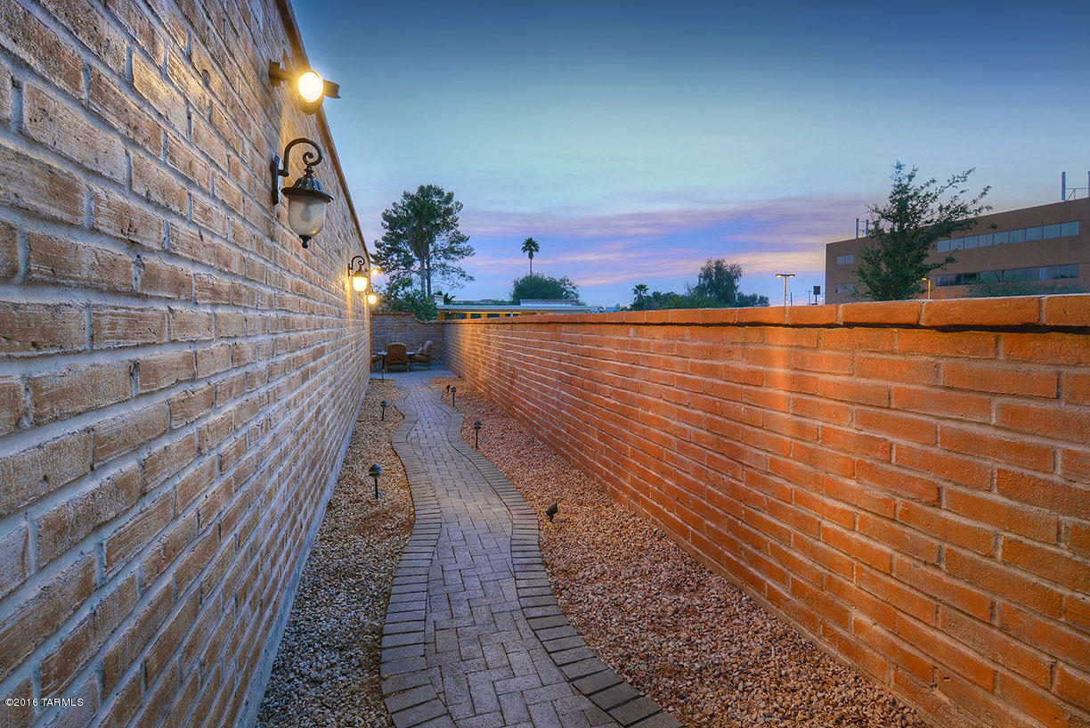 Limberlost Terr II Townhouses - Residential