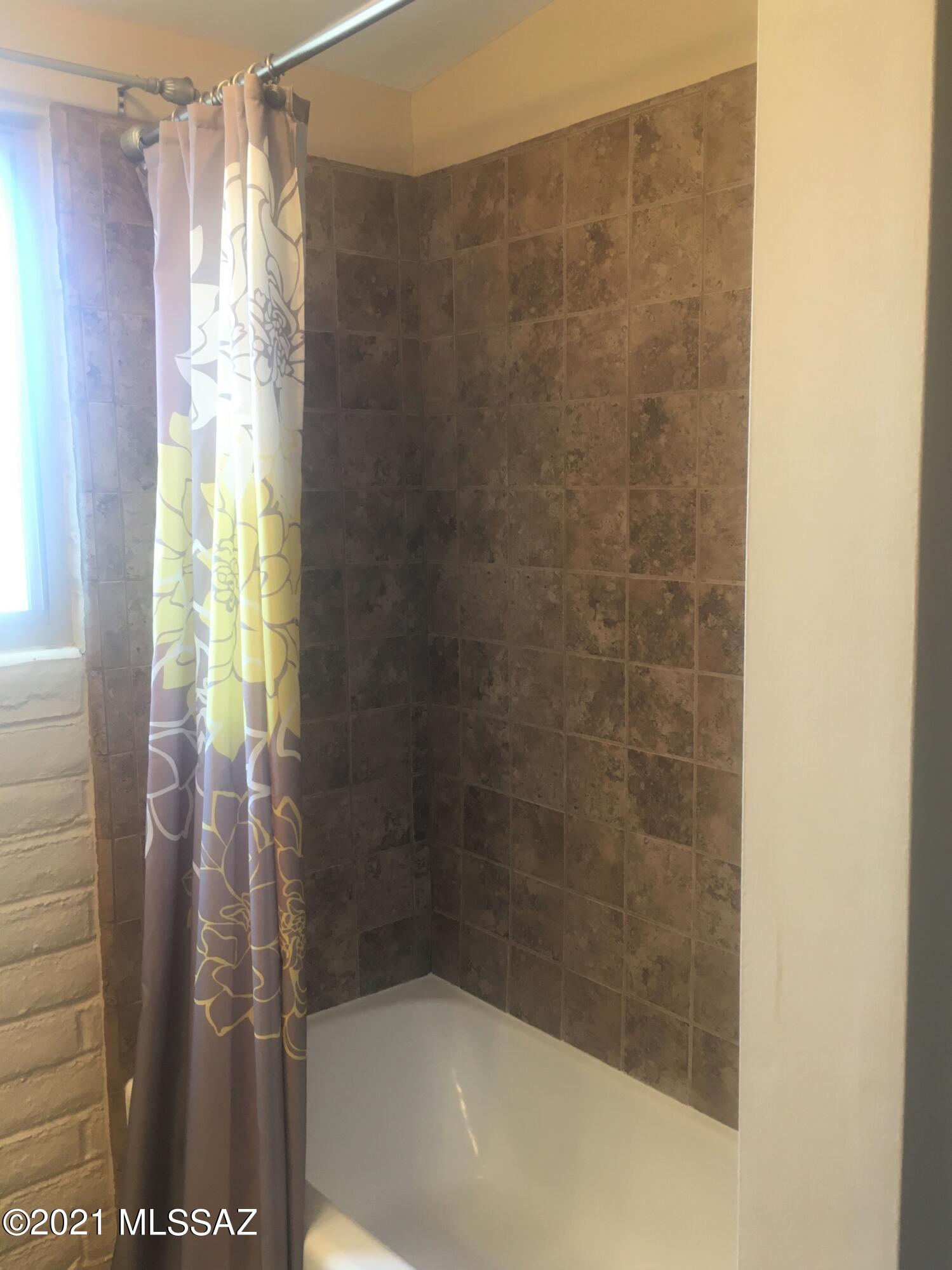 Santa Catalina Estates NO. 4 (1-180) - Residential Lease