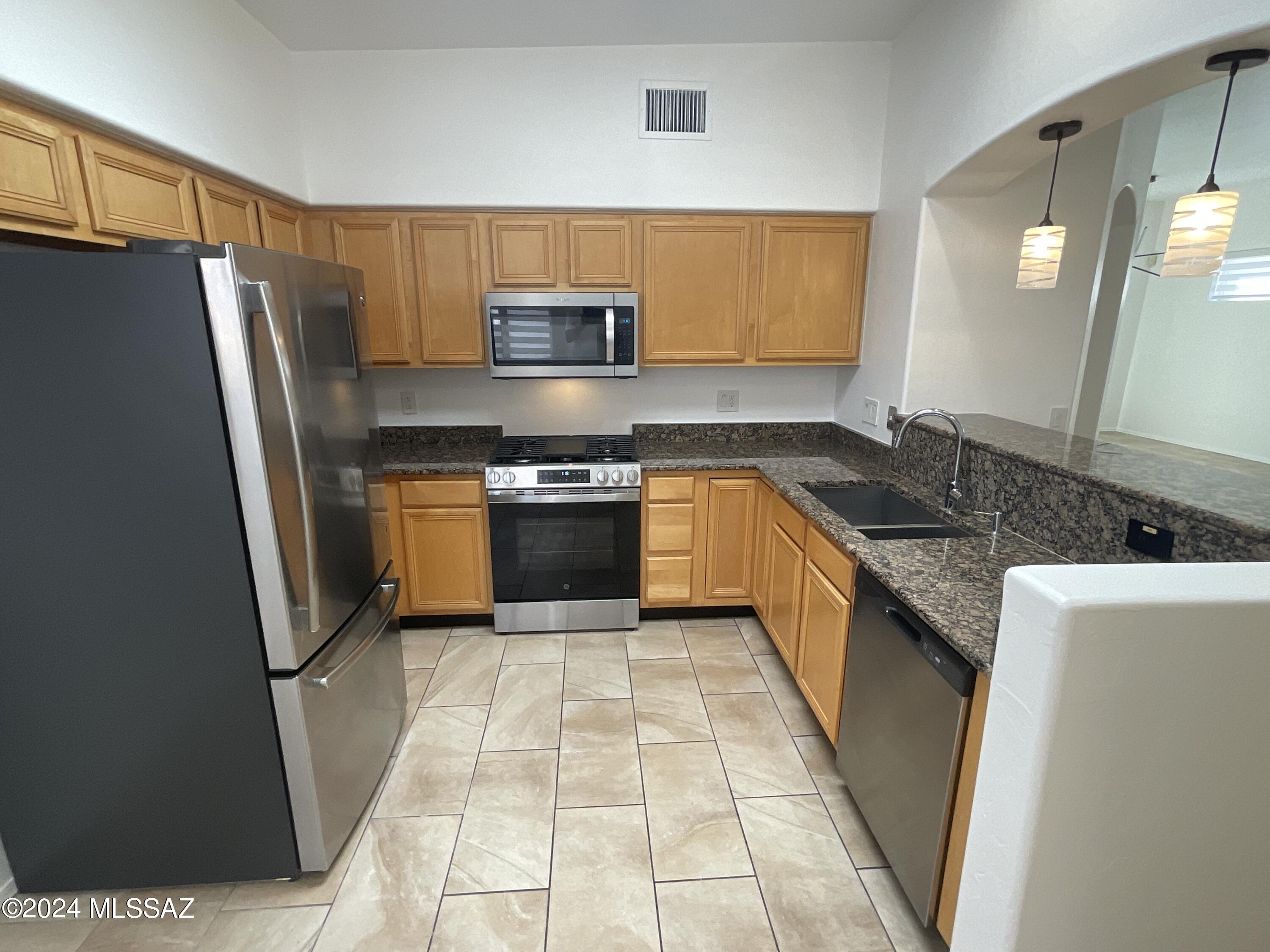 Rancho Esperero (1-343) - Residential Lease