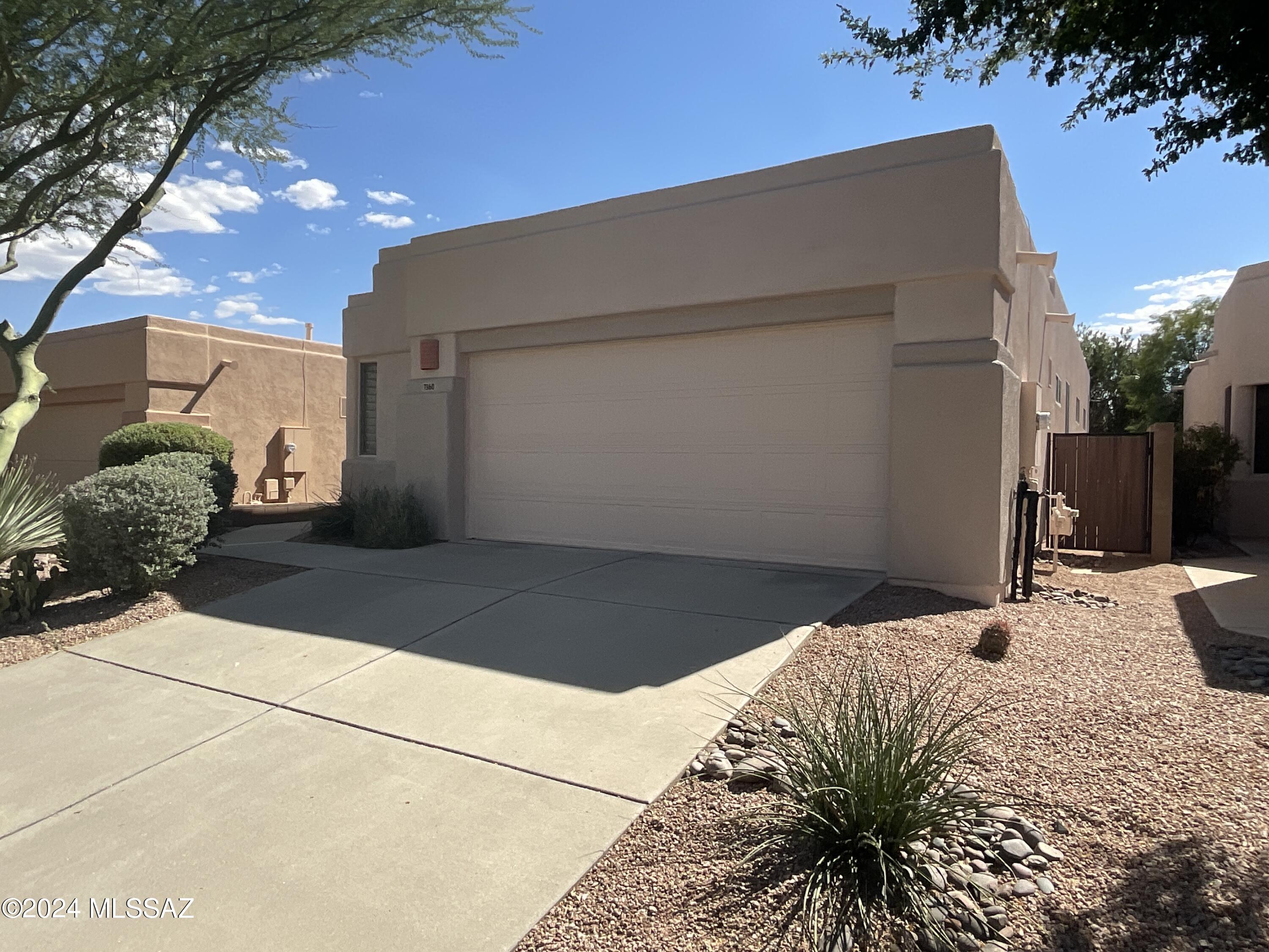 Rancho Esperero (1-343) - Residential Lease