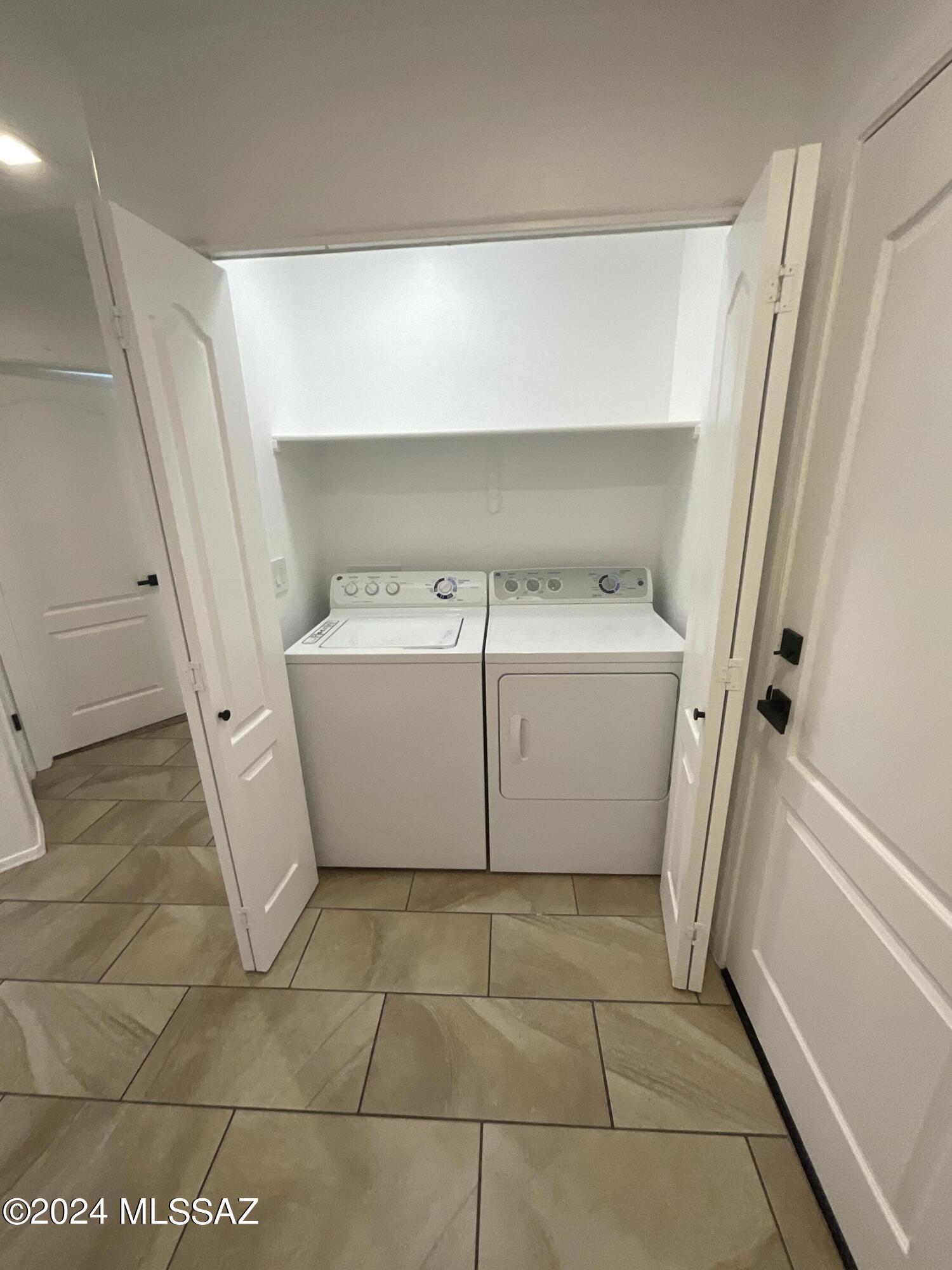 Rancho Esperero (1-343) - Residential Lease