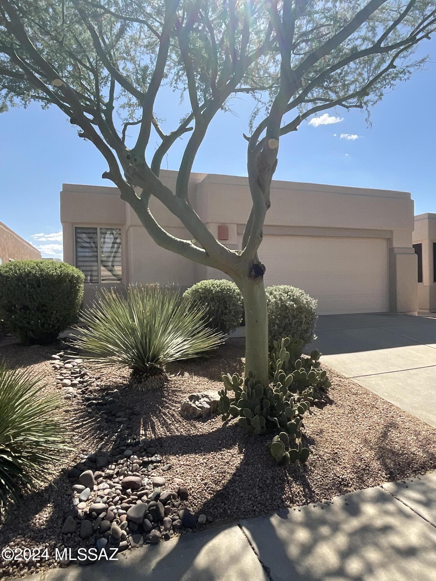 Rancho Esperero (1-343) - Residential Lease