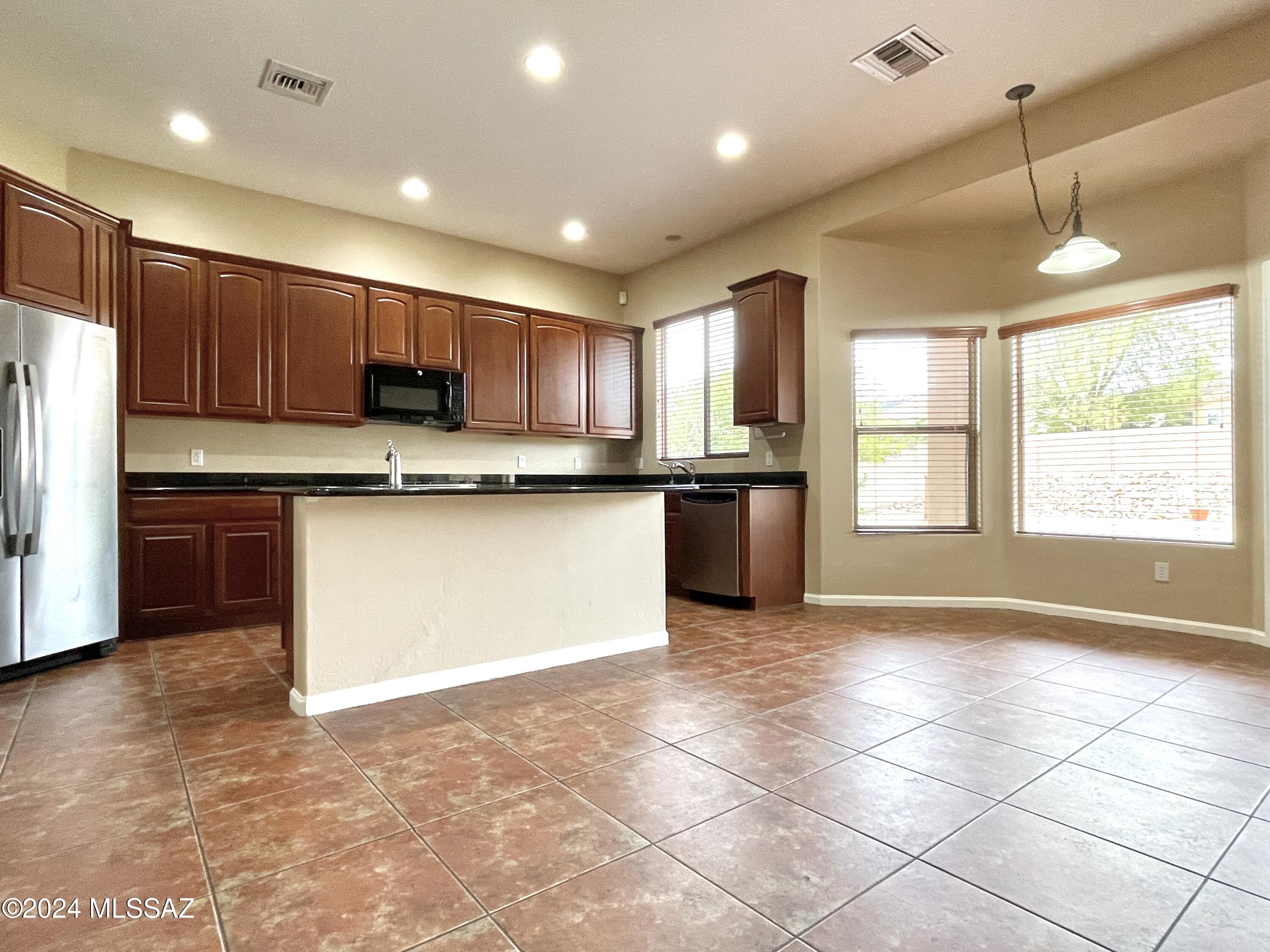 Bluffs At Dove Mountain (1-122) - Residential Lease