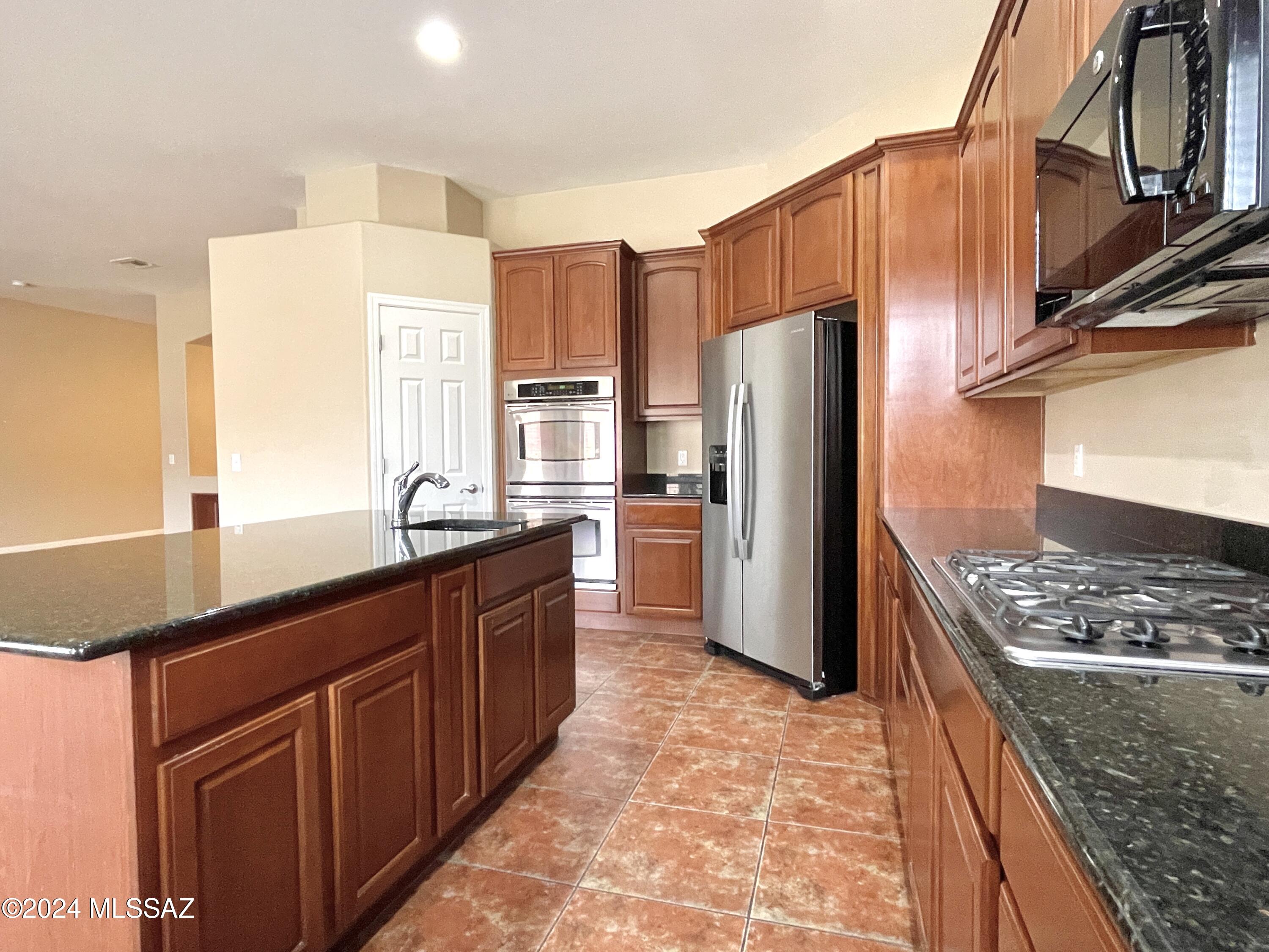 Bluffs At Dove Mountain (1-122) - Residential Lease
