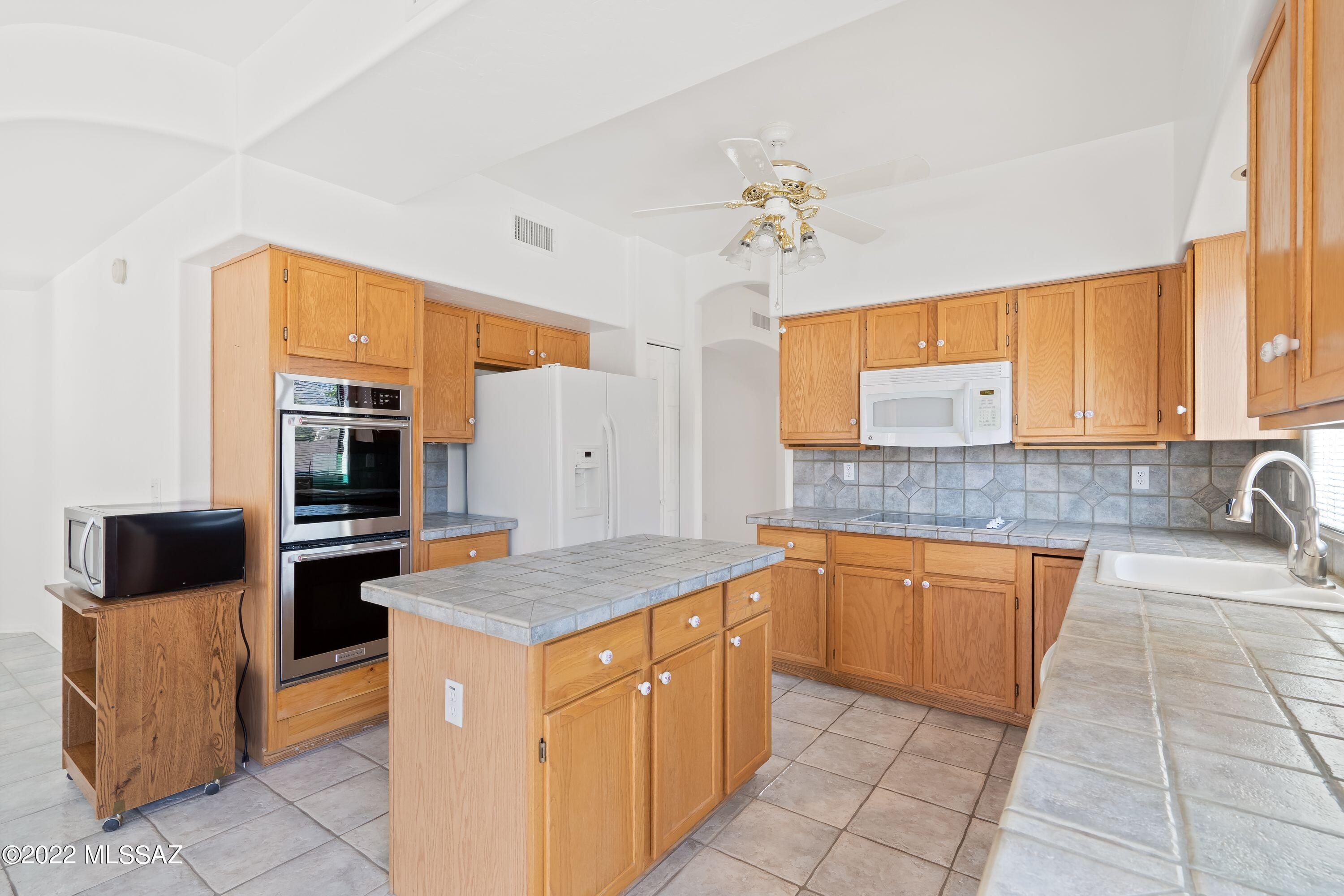 Vista Del Rio (218-290) - Residential