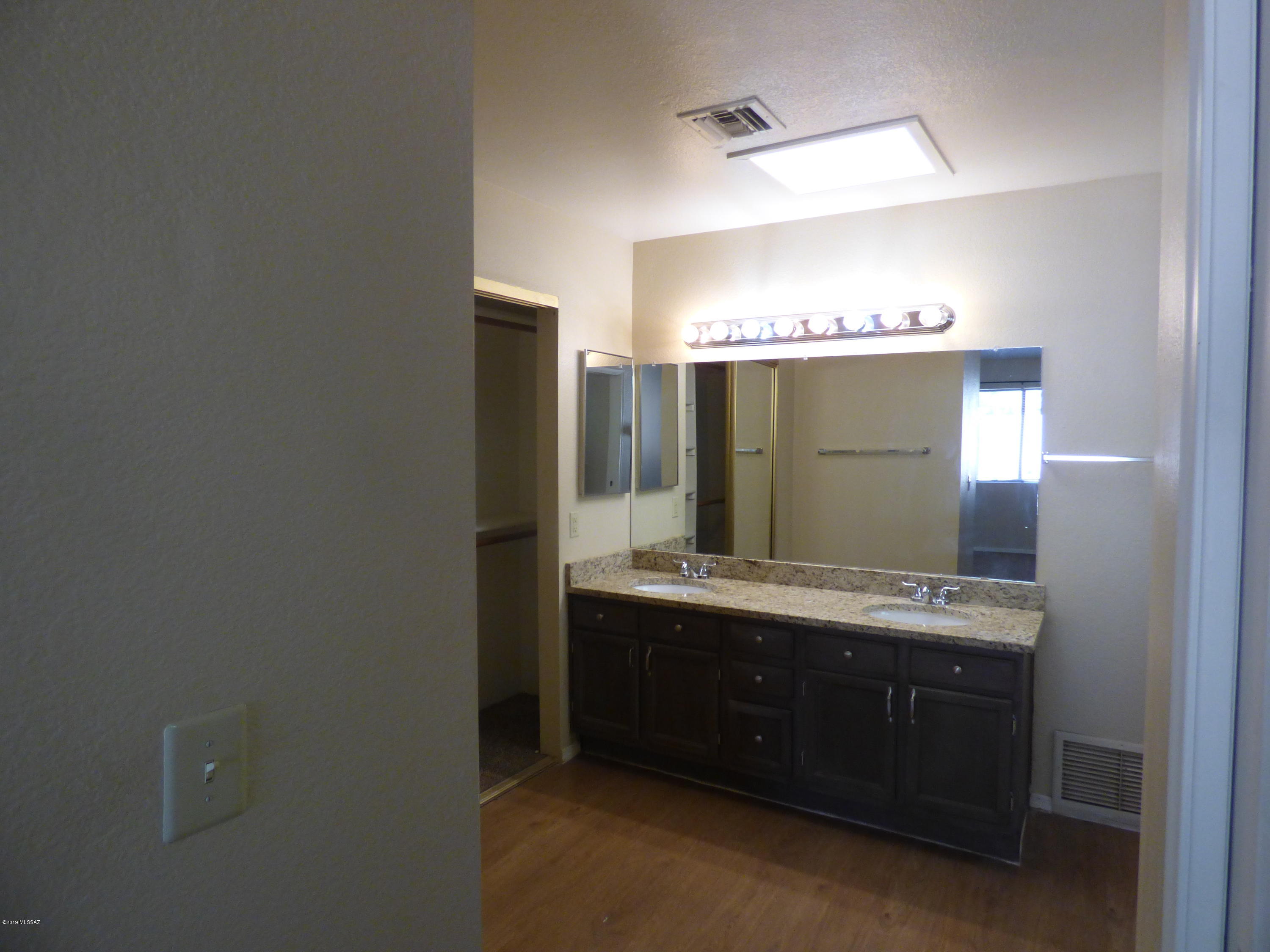Meadowbrook (208-269) - Residential Lease