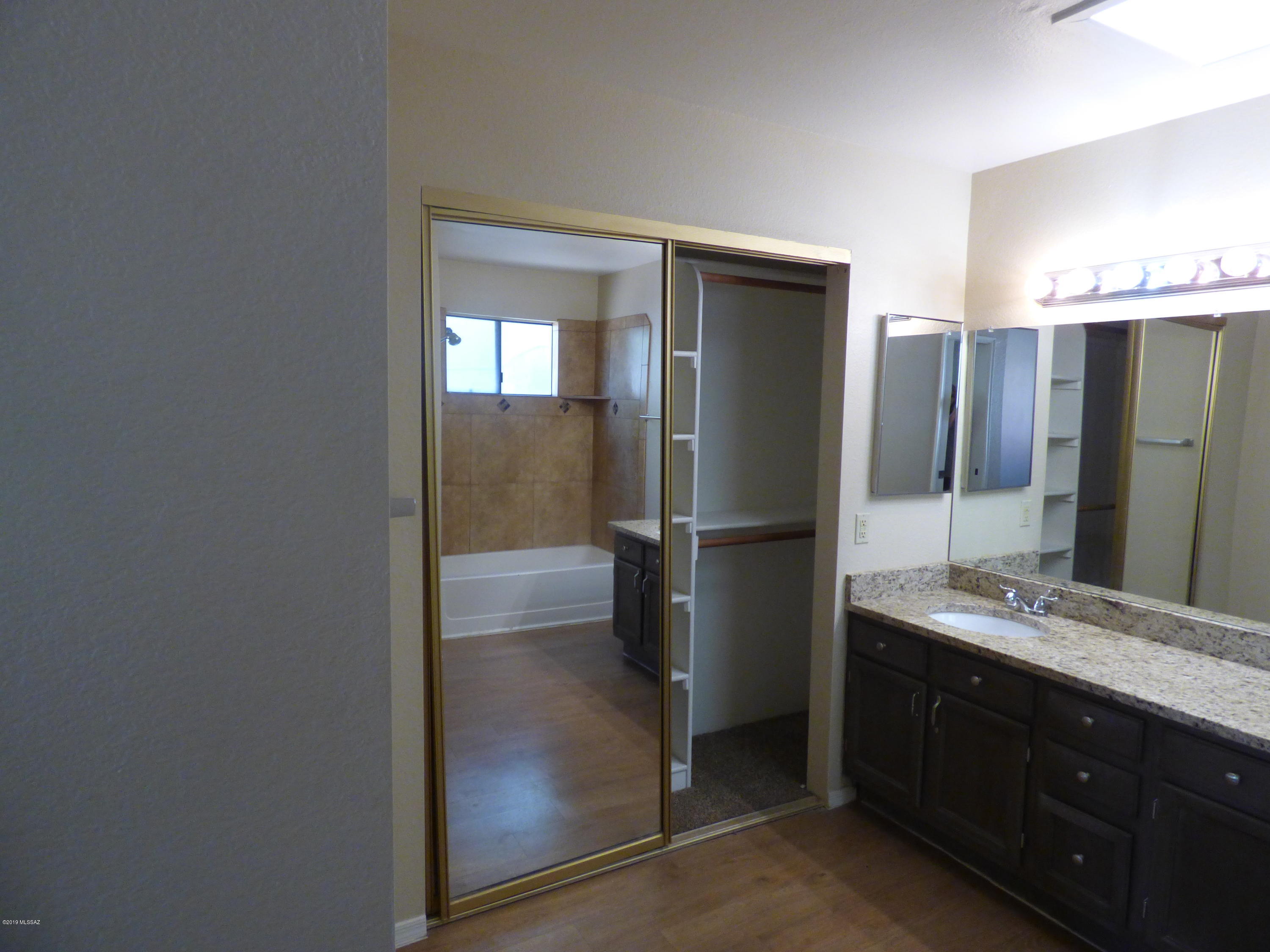 Meadowbrook (208-269) - Residential Lease