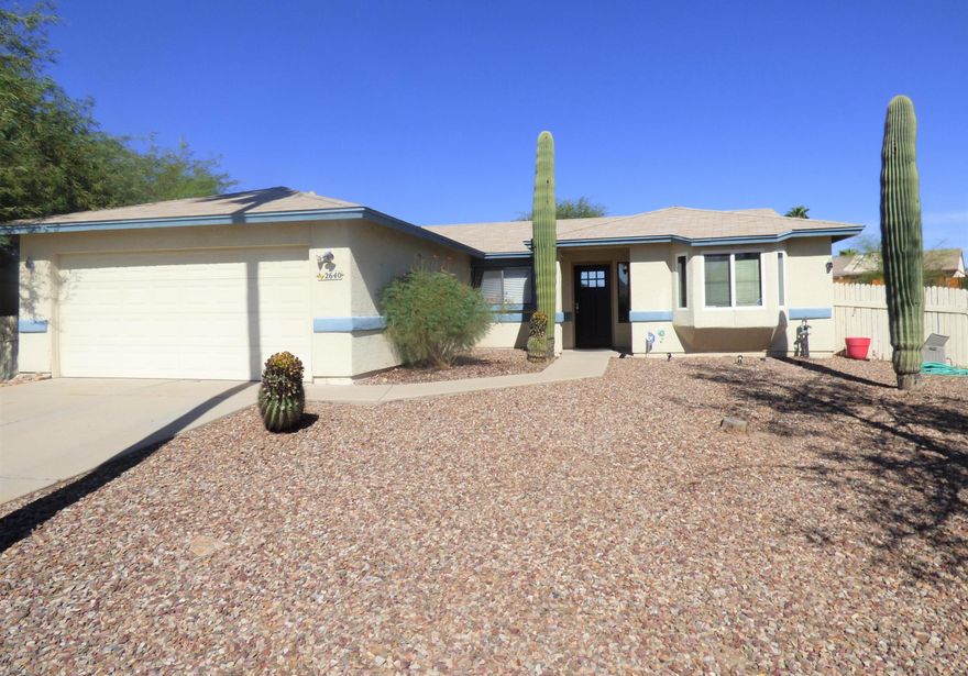 NICE 3 BEDROOM,  2 BATH, 2 CAR GARAGE HOME. KITCHEN HAS GRANITE COUNTERS AND STAINLESS APPLIANCES. LARGE BACK  YARD. NORTHWEST LOCATION.
