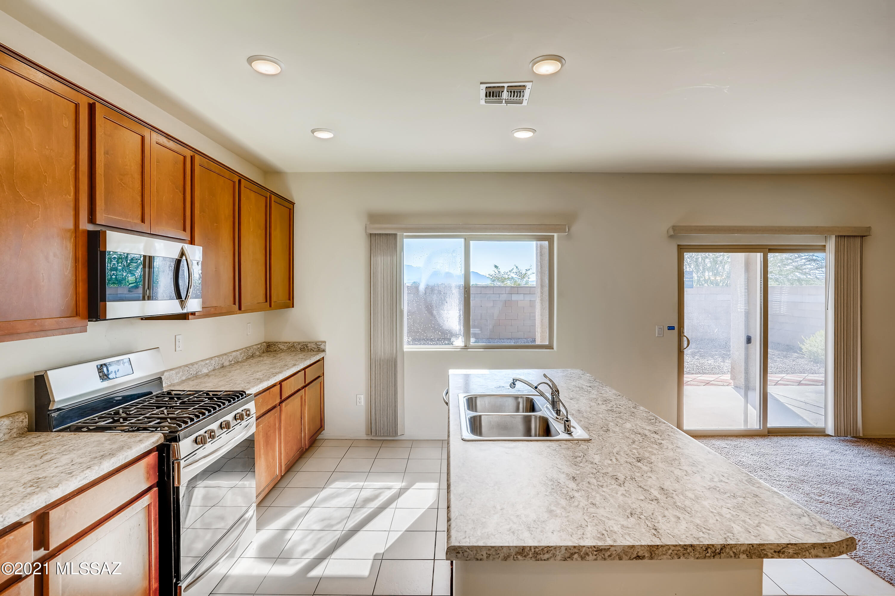 Vista Del Lago Norte SQ20140780198 - Residential