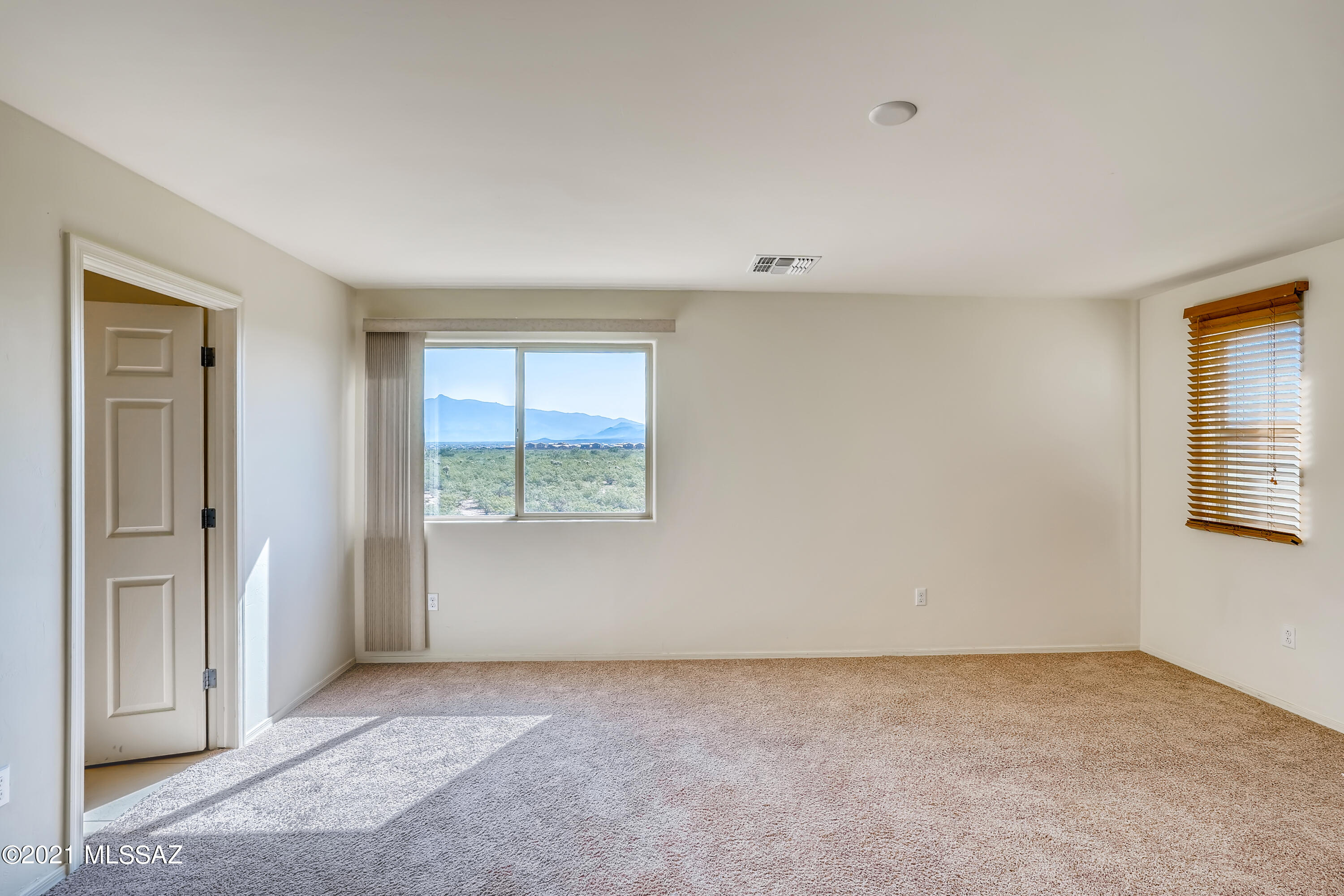 Vista Del Lago Norte SQ20140780198 - Residential