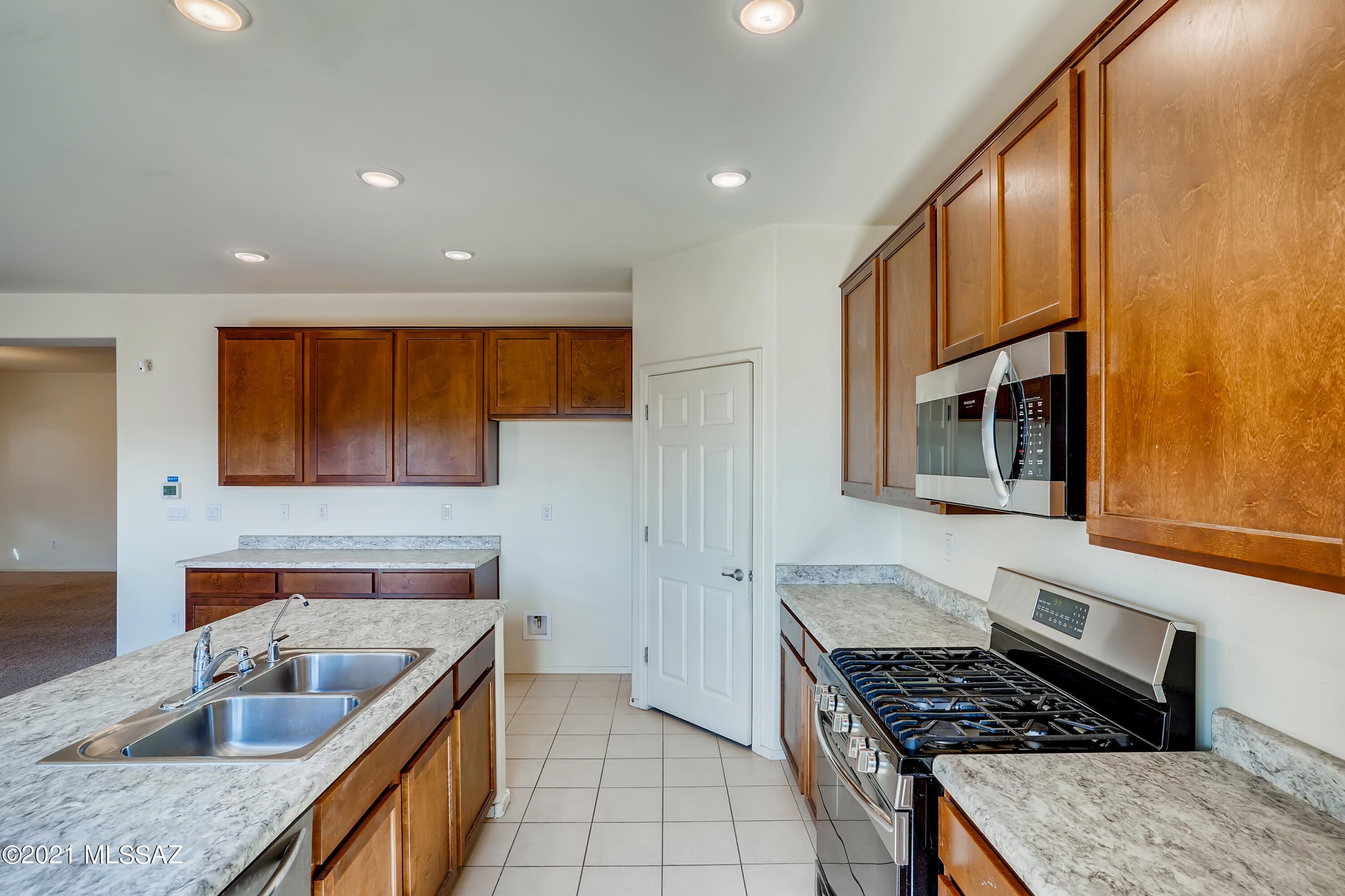 Vista Del Lago Norte SQ20140780198 - Residential