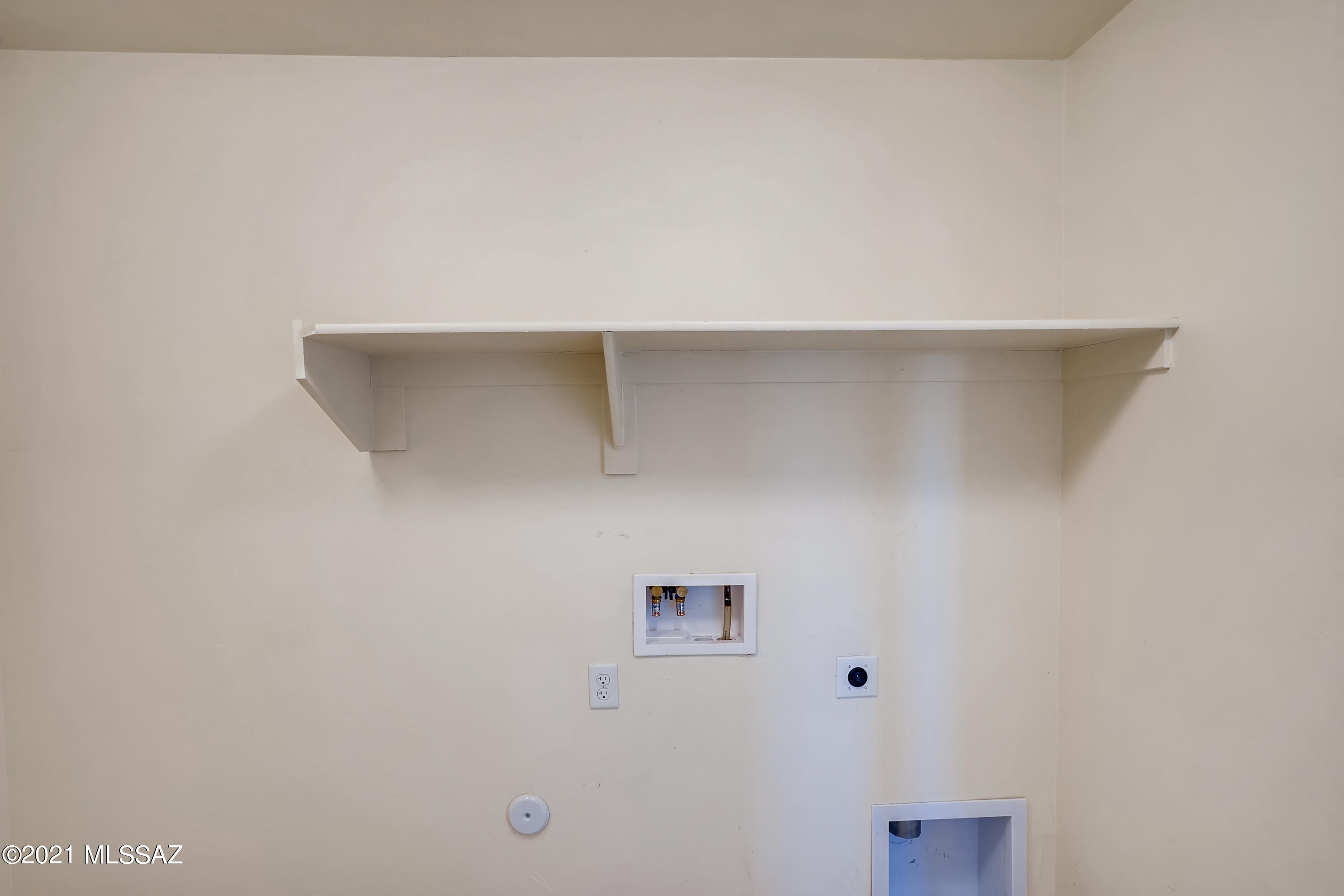 Vista Del Lago Norte SQ20140780198 - Residential