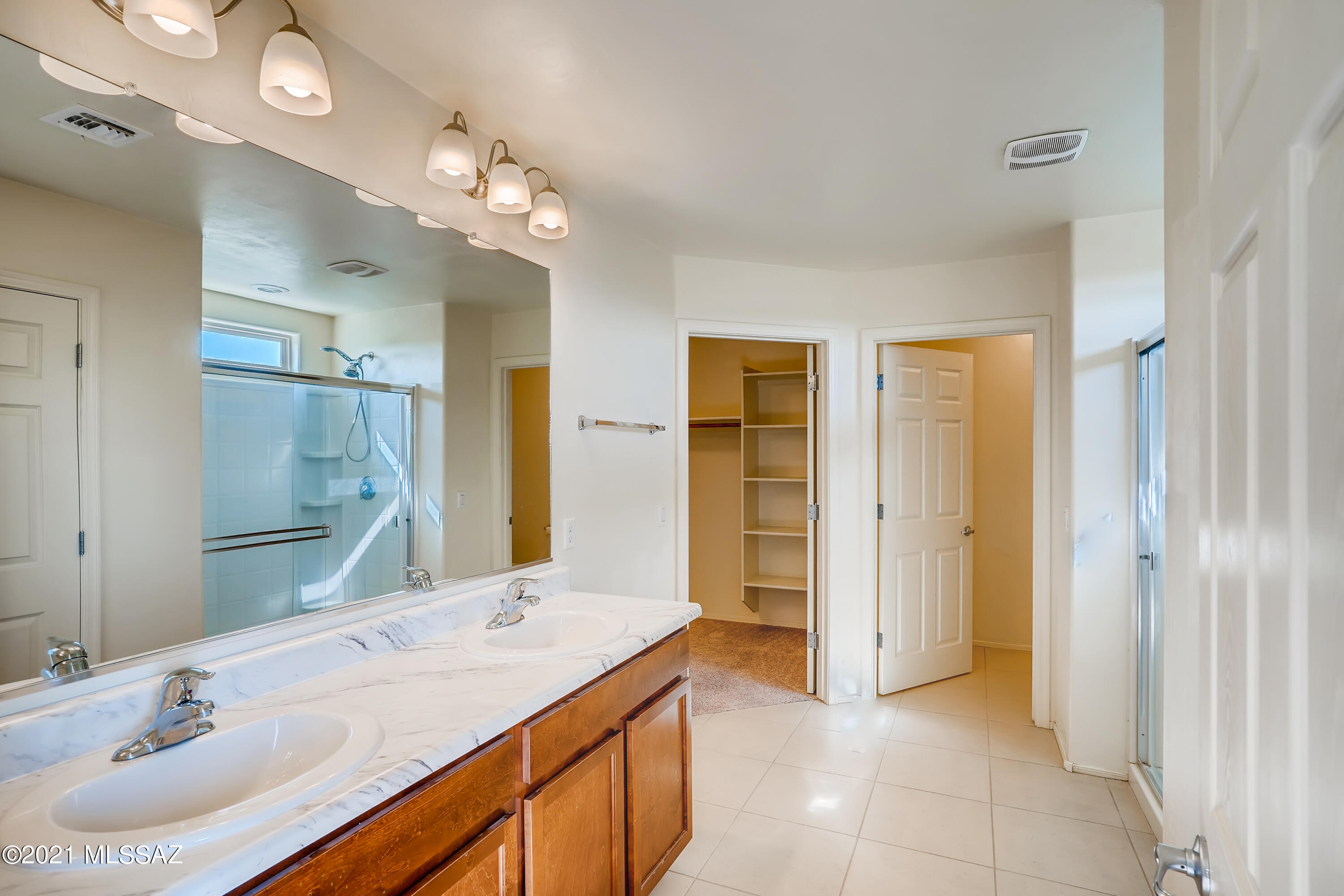 Vista Del Lago Norte SQ20140780198 - Residential