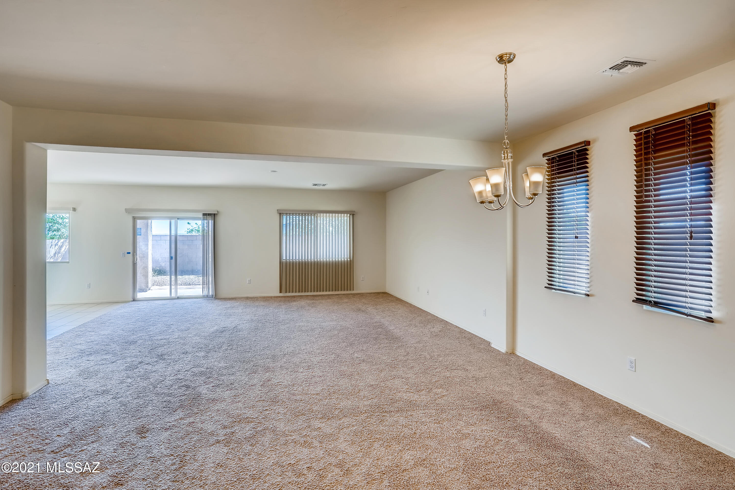 Vista Del Lago Norte SQ20140780198 - Residential