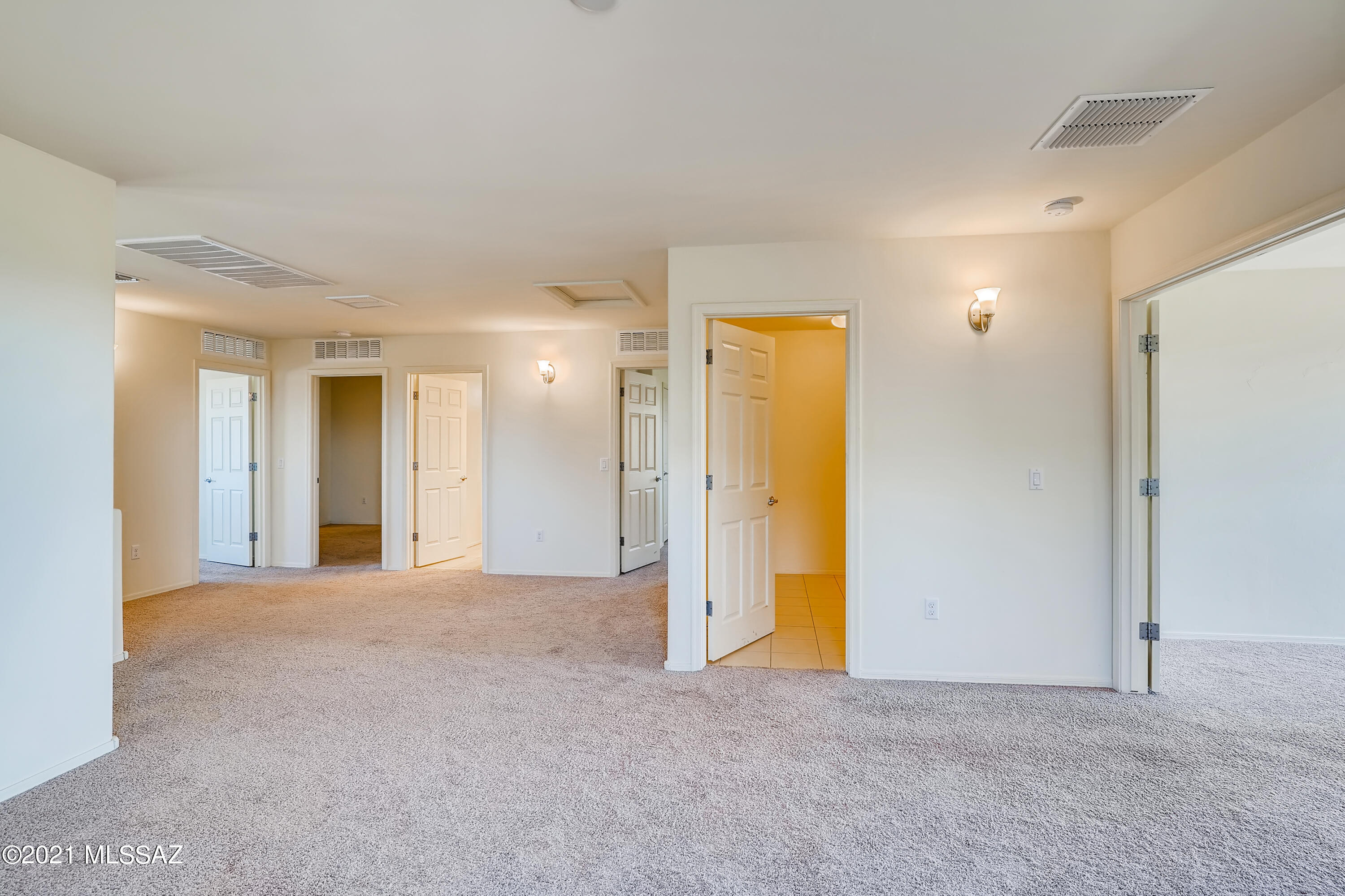 Vista Del Lago Norte SQ20140780198 - Residential