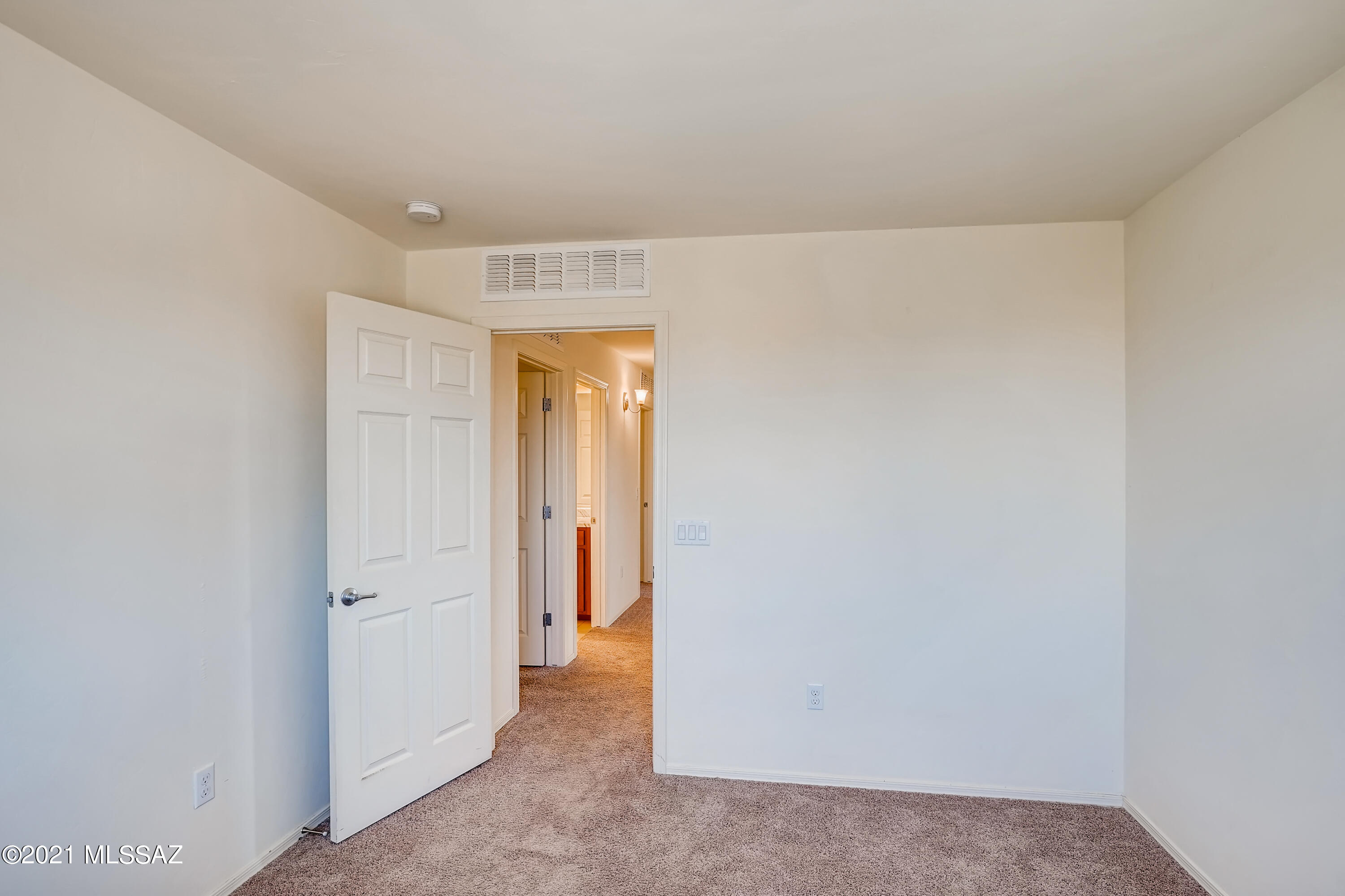 Vista Del Lago Norte SQ20140780198 - Residential