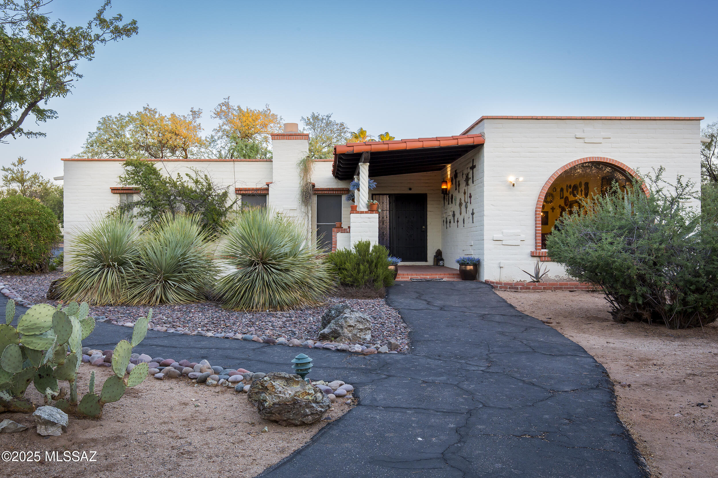 7231 E Camino Vecino
