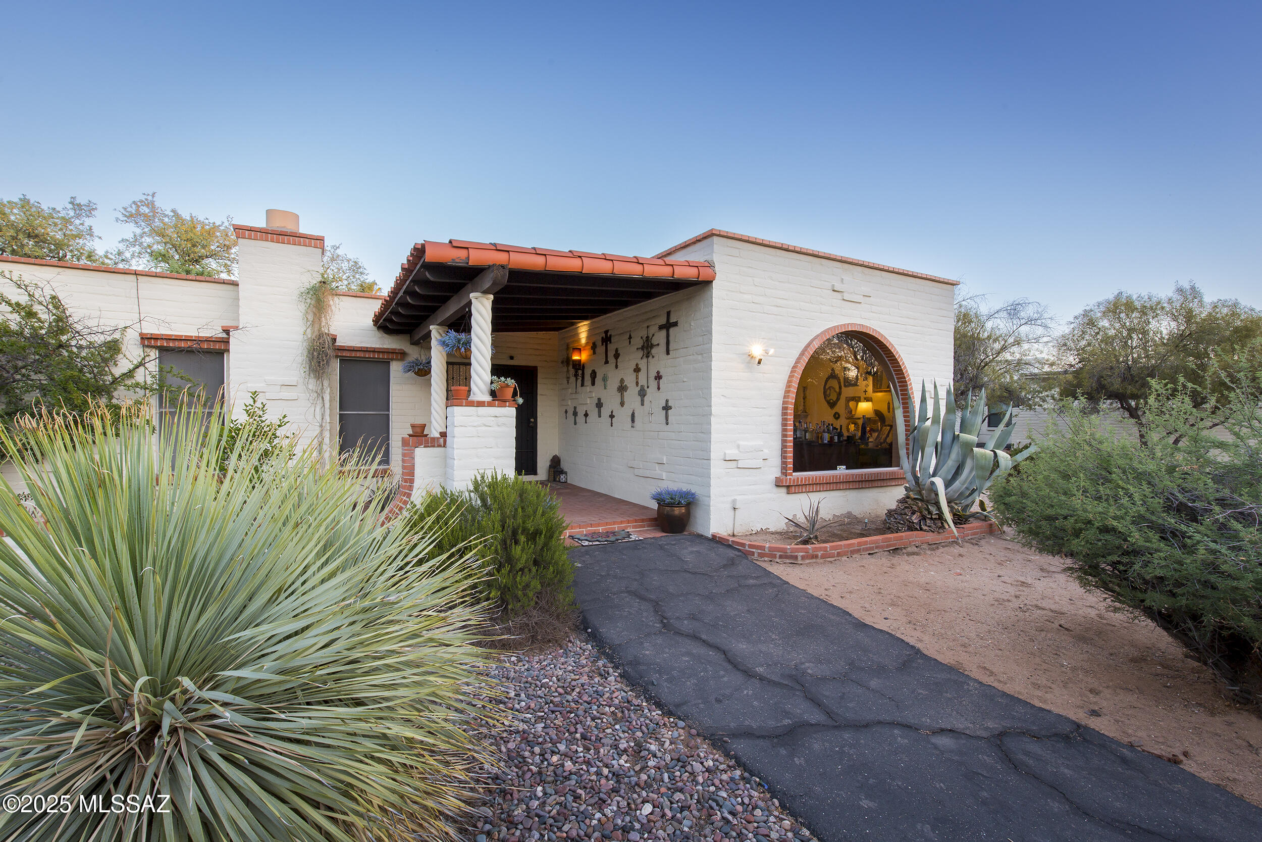 7231 E Camino Vecino