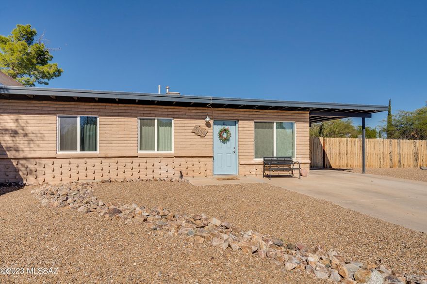 Discover the perfect blend of comfort and convenience in this charming 3-bedroom, 1-bath townhome on Tucson's East side. Open floor plan where modern amenities meet cozy living. Updated Kitchen & Bath with luxury vinyl flooring throughout!  Ideal for families or those seeking a well-connected lifestyle, this townhome awaits to become your East Tucson haven.