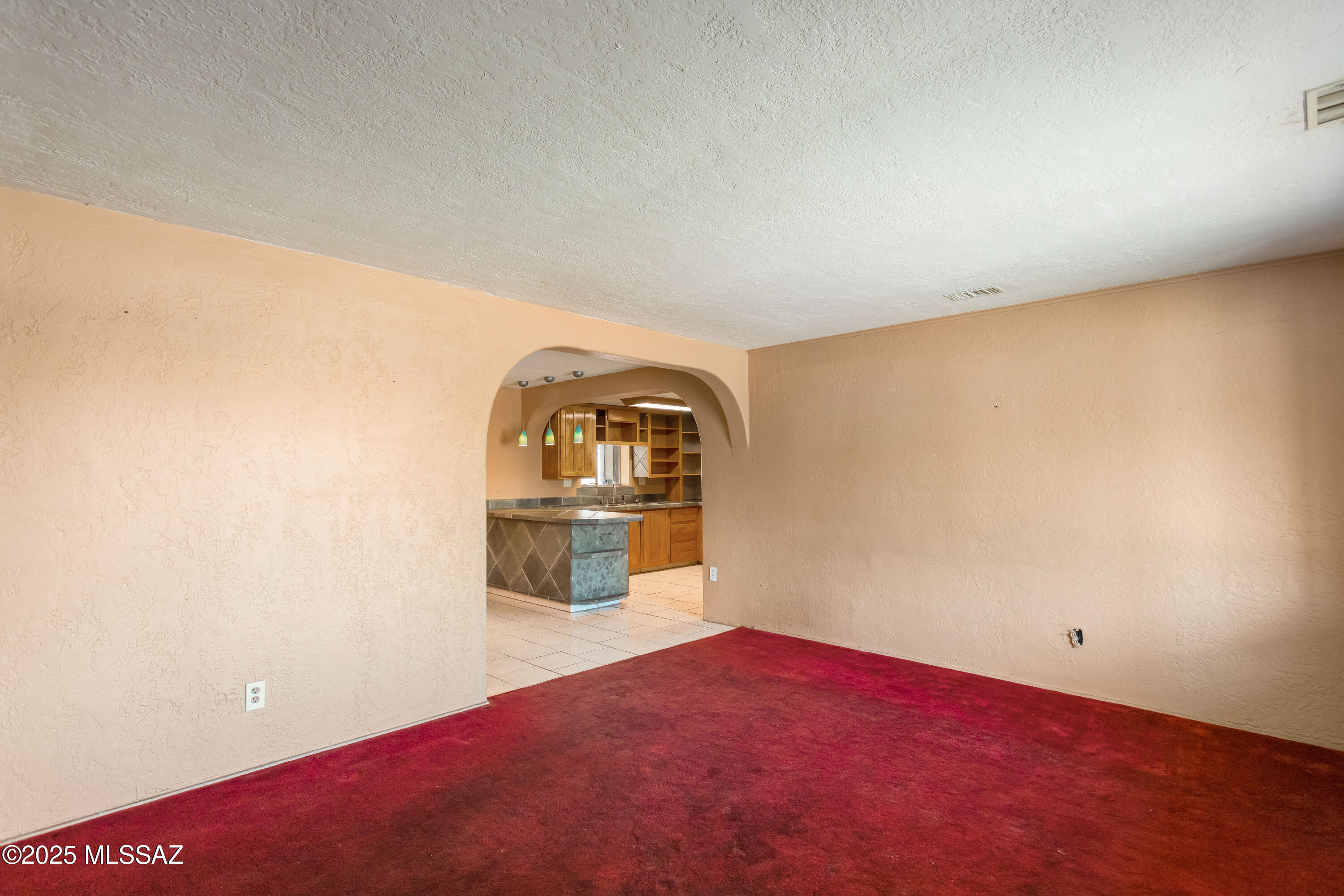 908 E Weymouth Street