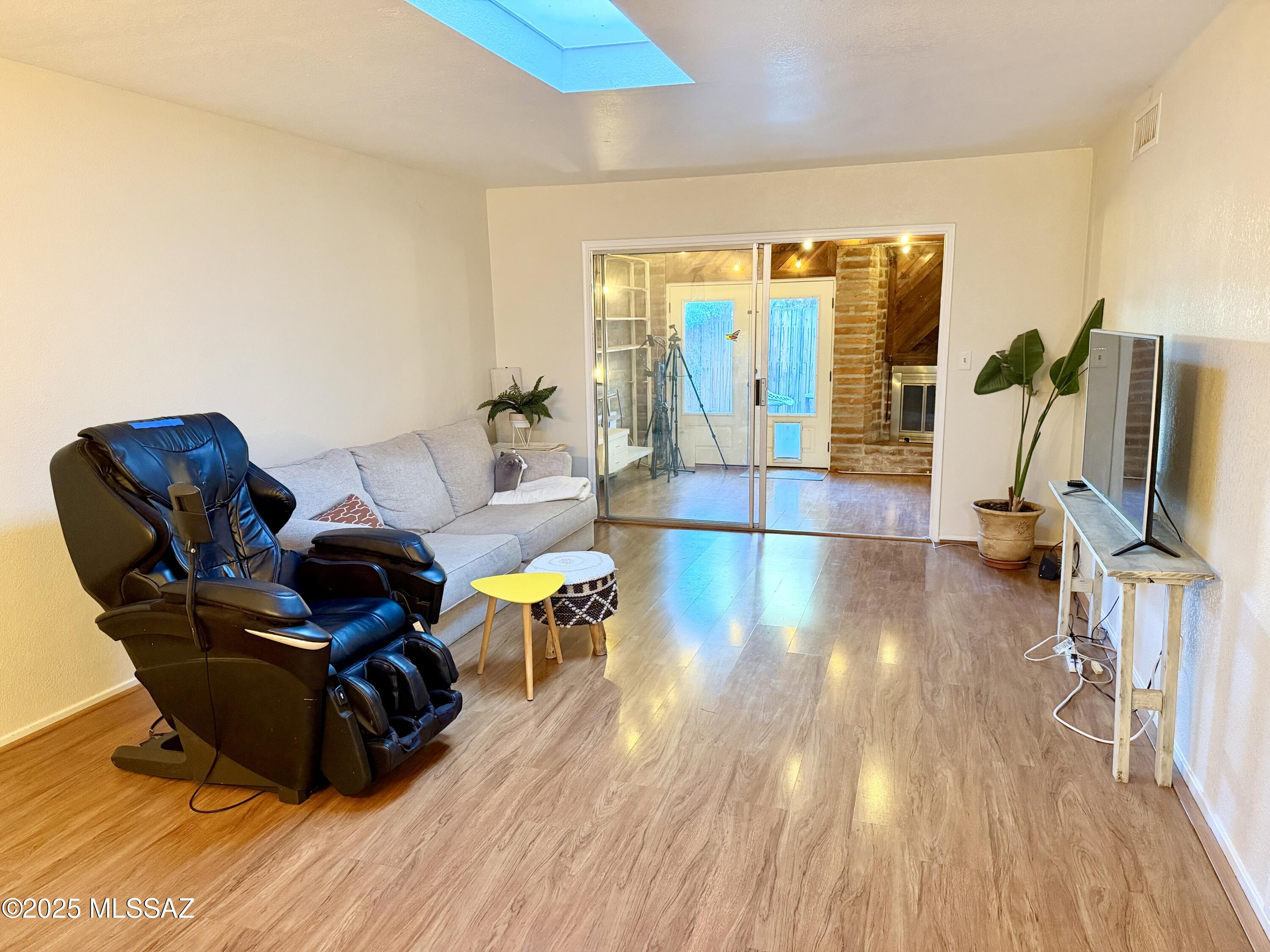 4202 N Limberlost Place