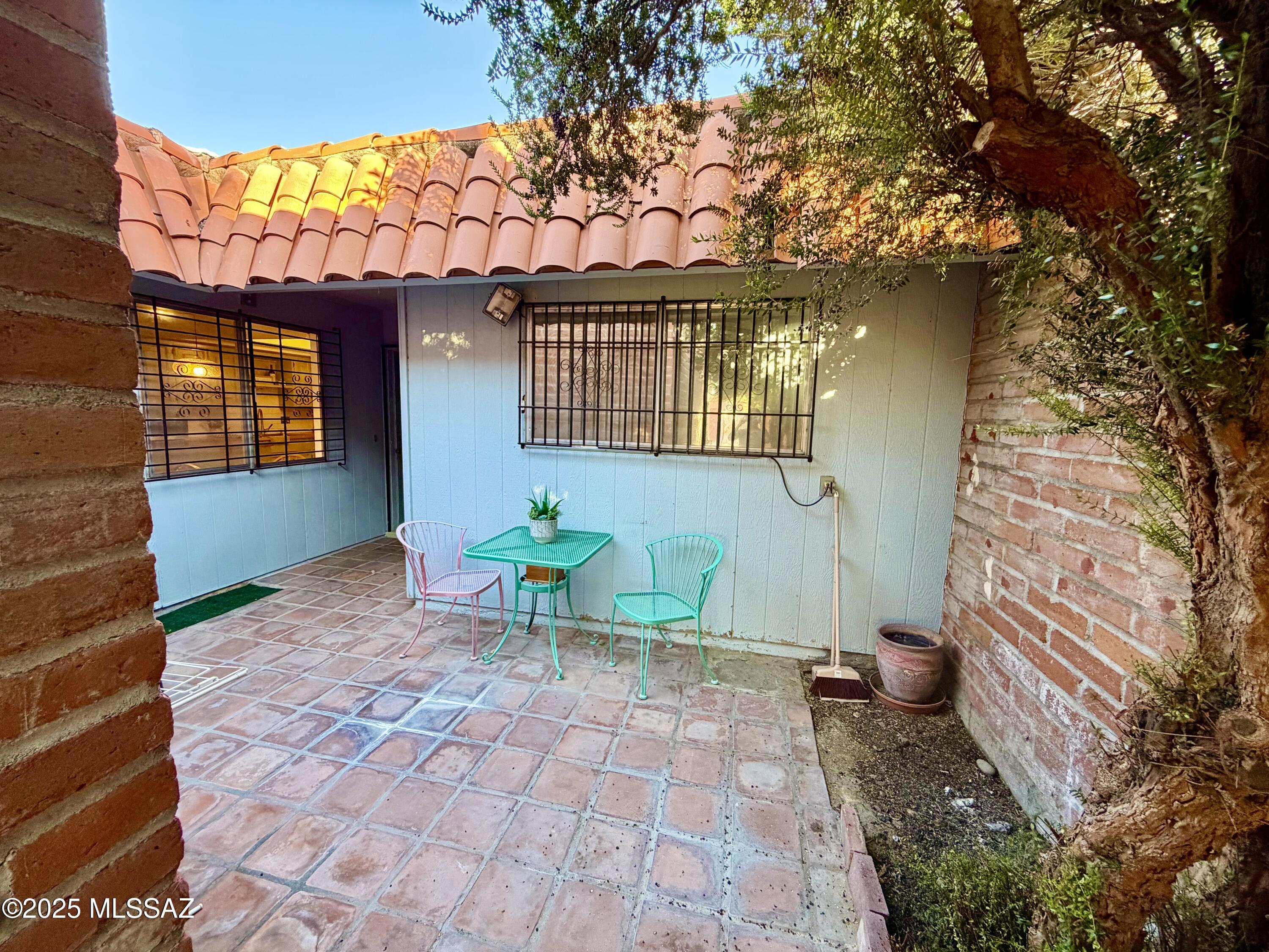 4202 N Limberlost Place