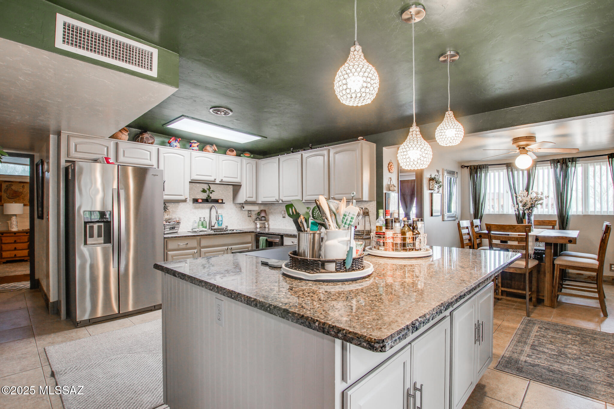 131 E Cambridge Drive