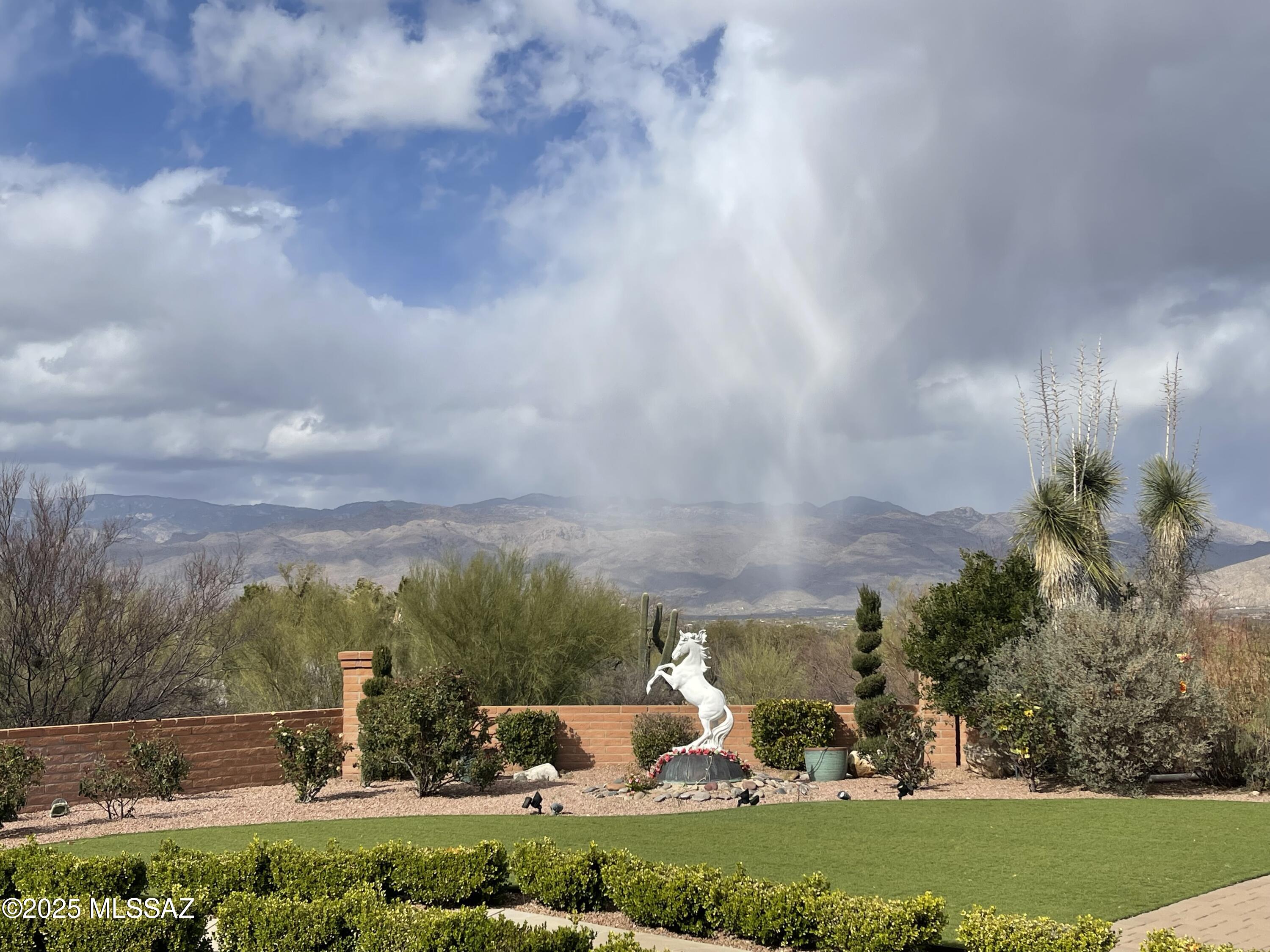 942 N Rancho Del Jefe Loop